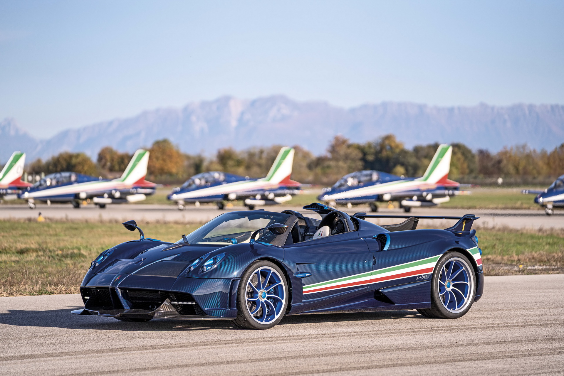 New Pagani Huayra Tricolore Pays Tribute To Italy’s Frecce Tricolori With 828 HP And A Real Air Speed Instrument