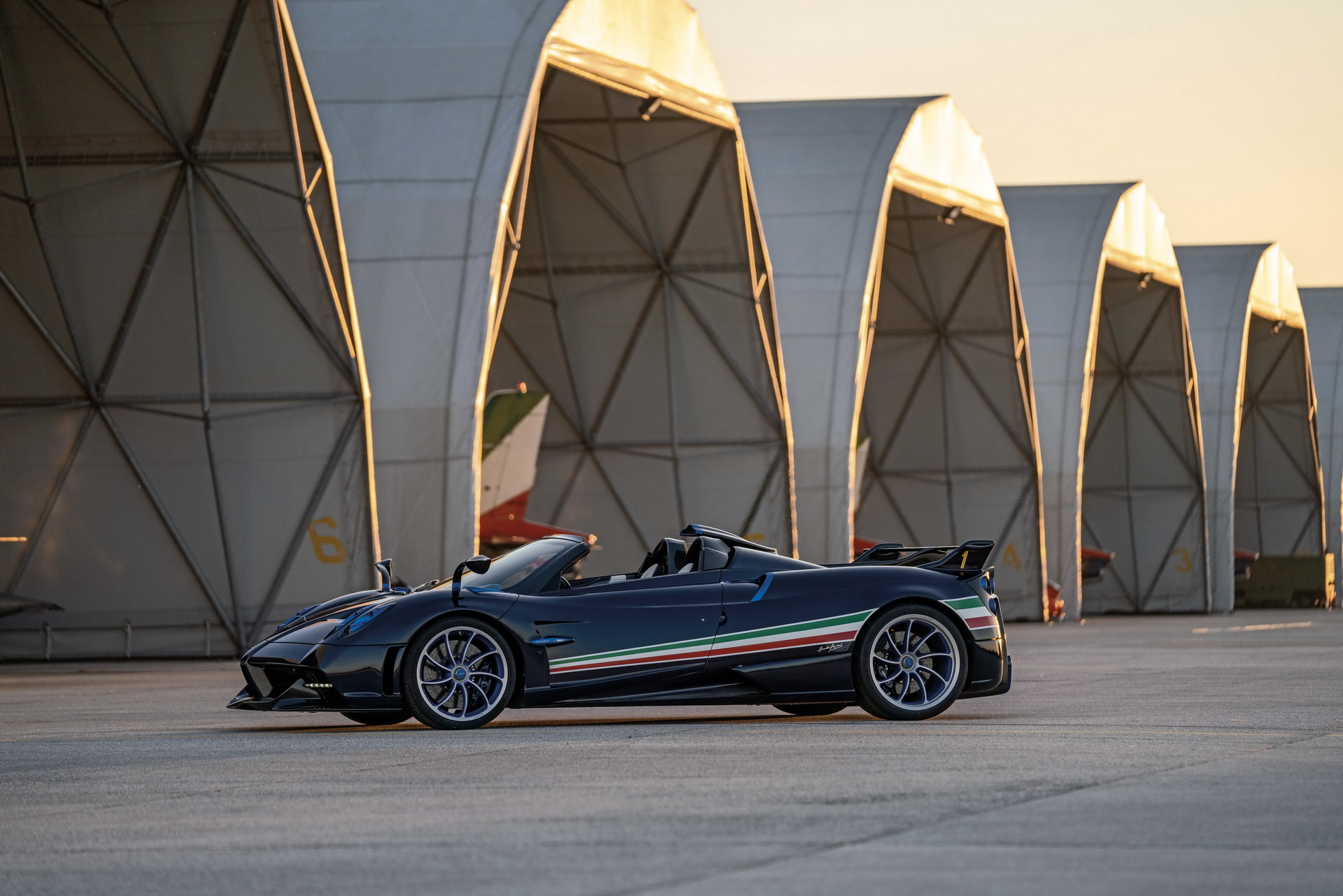 New Pagani Huayra Tricolore Pays Tribute To Italy’s Frecce Tricolori With 828 HP And A Real Air Speed Instrument