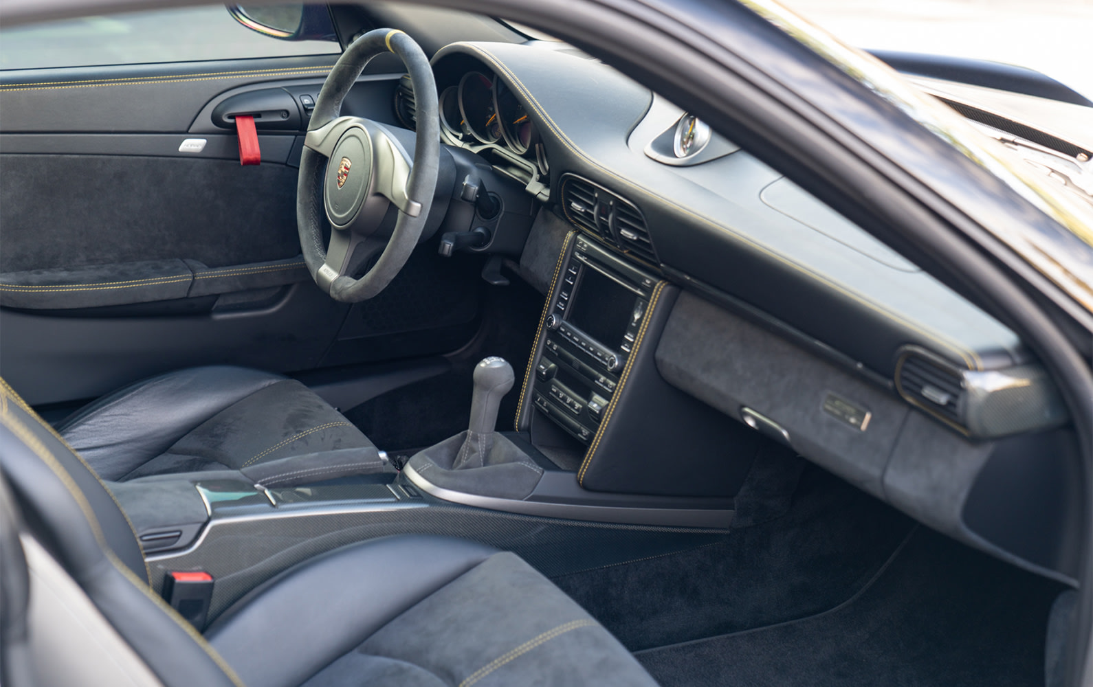 2011 Porsche 911 GT2 RS Demands Your Respect – Or Else…