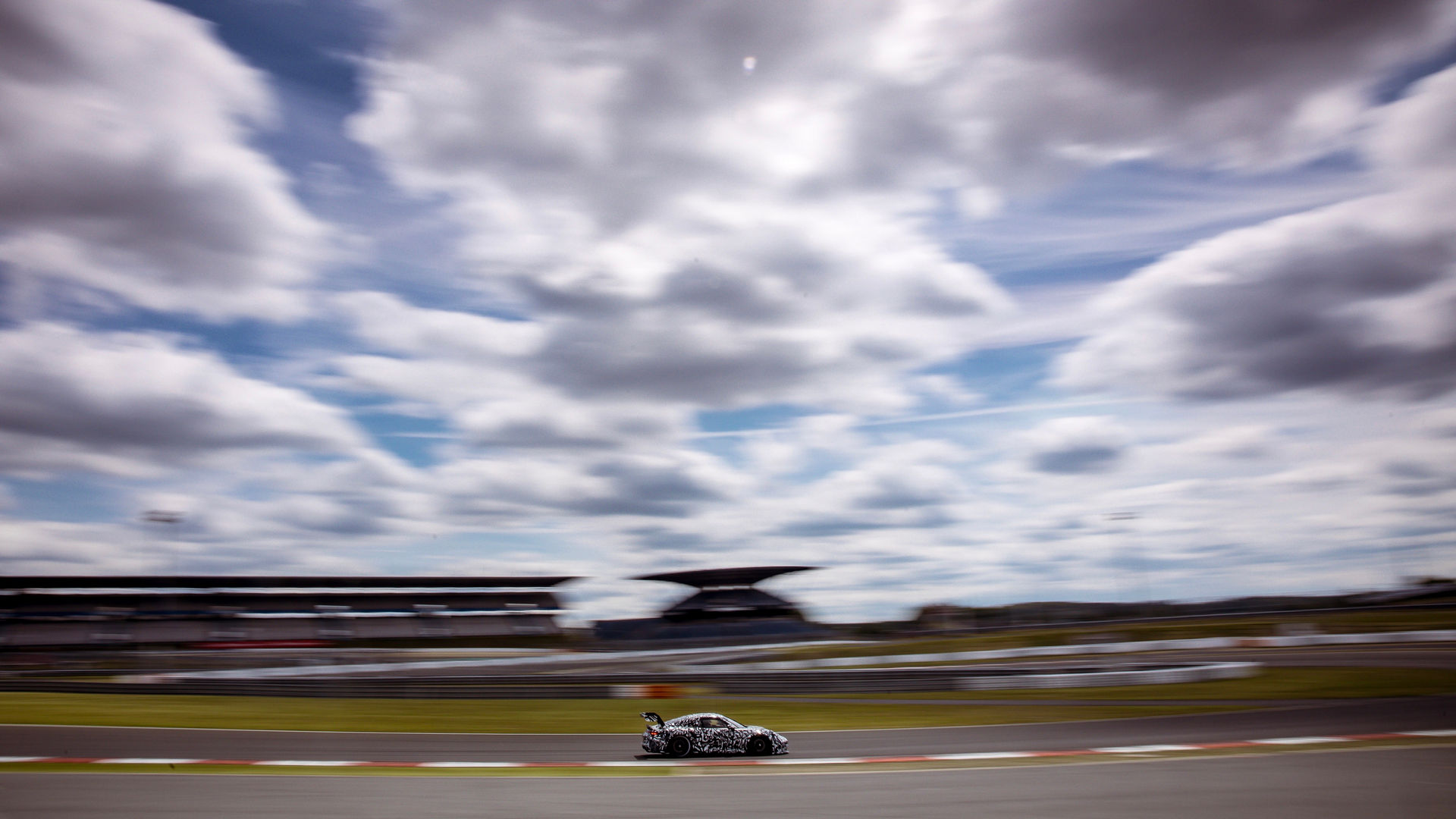 Porsche Previews Next-Generation 911 GT3 Cup Racer