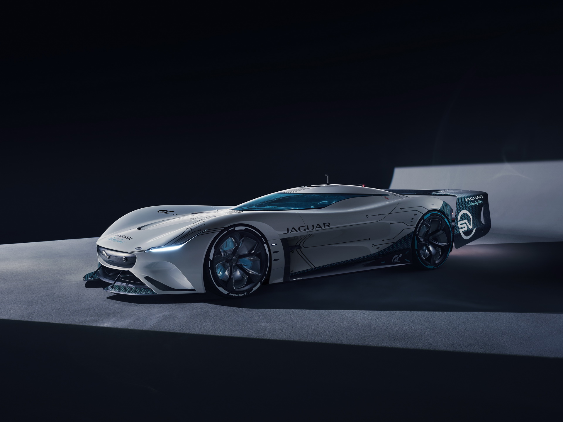 1,877 HP Jaguar Vision Gran Turismo SV Is King Of The Virtual Jungle