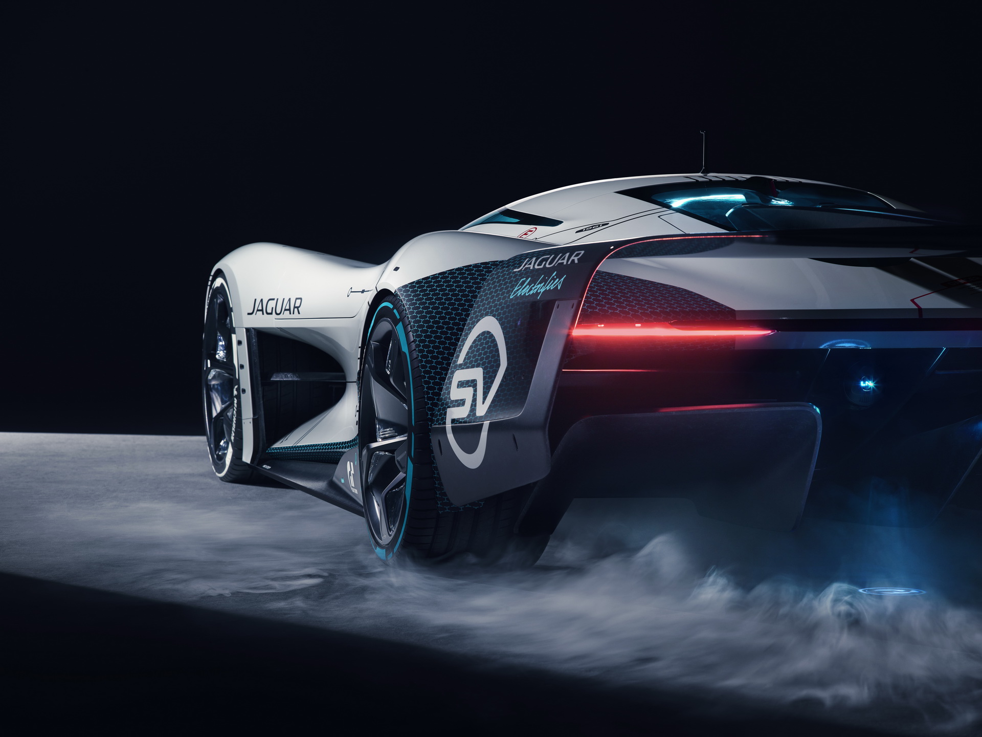 1,877 HP Jaguar Vision Gran Turismo SV Is King Of The Virtual Jungle