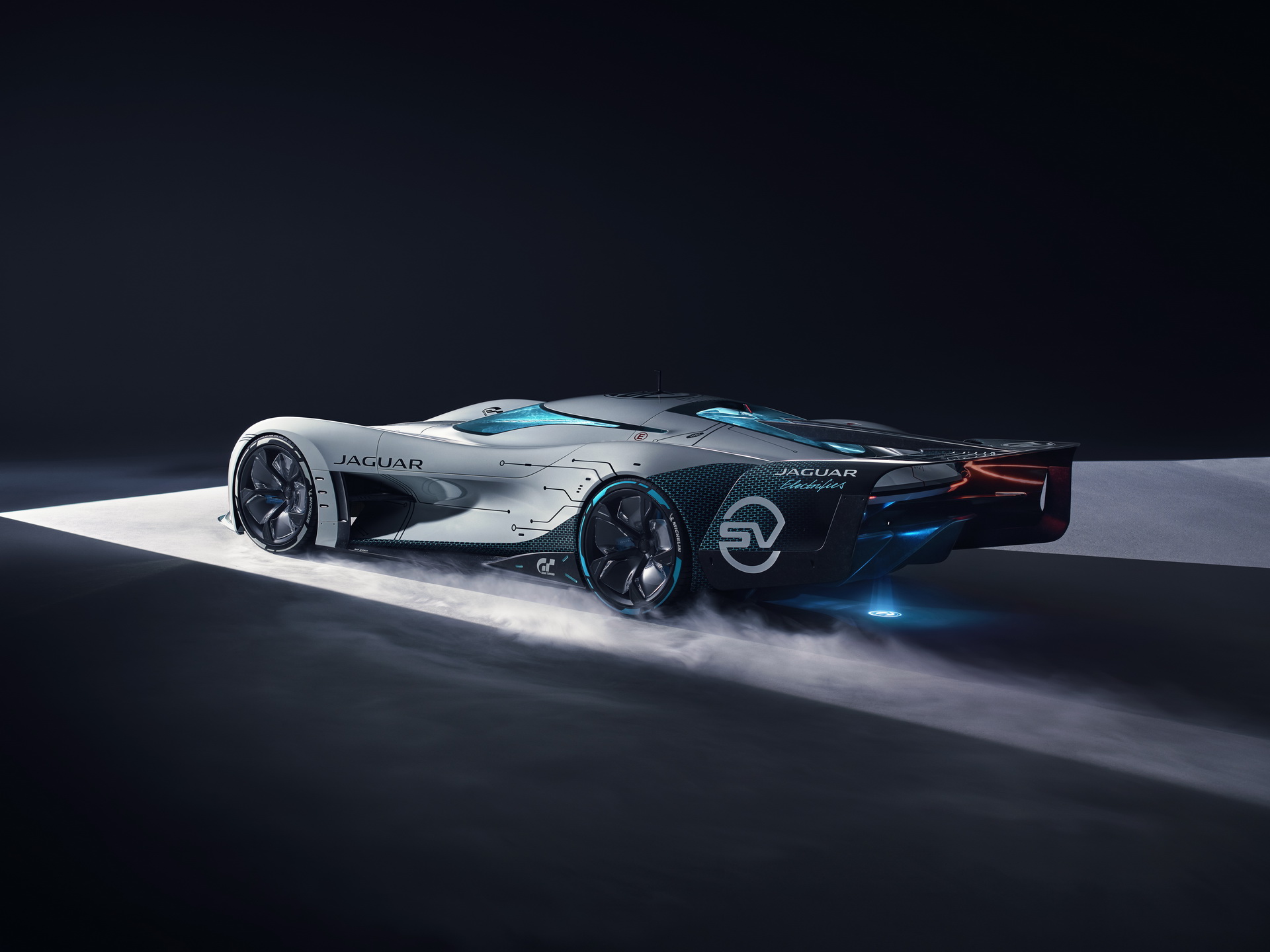 1,877 HP Jaguar Vision Gran Turismo SV Is King Of The Virtual Jungle