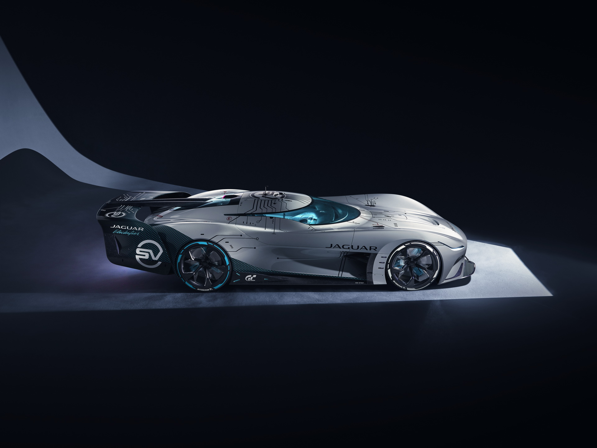 1,877 HP Jaguar Vision Gran Turismo SV Is King Of The Virtual Jungle
