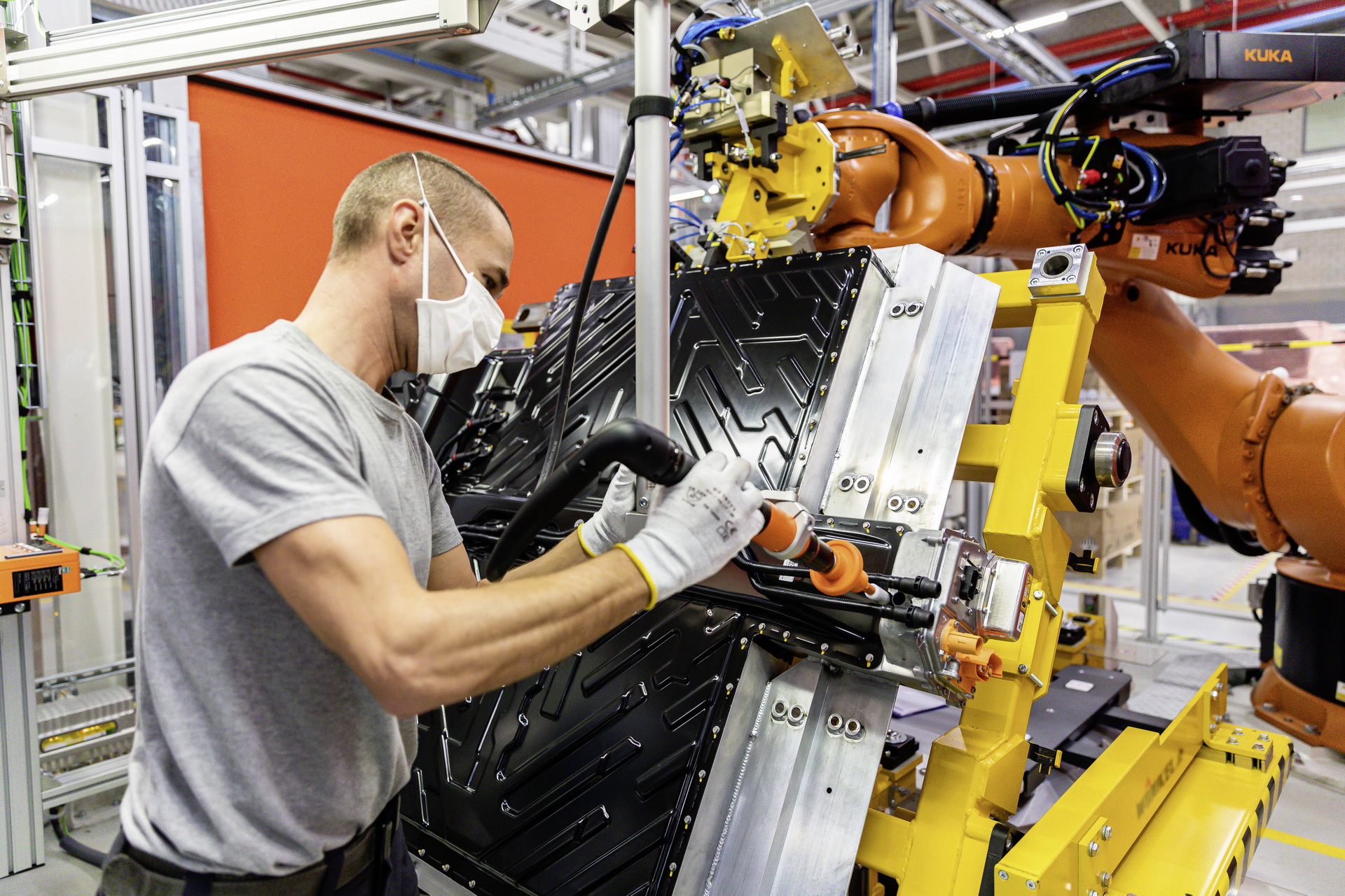 Mercedes Ready To Begin EV Production Across The Globe