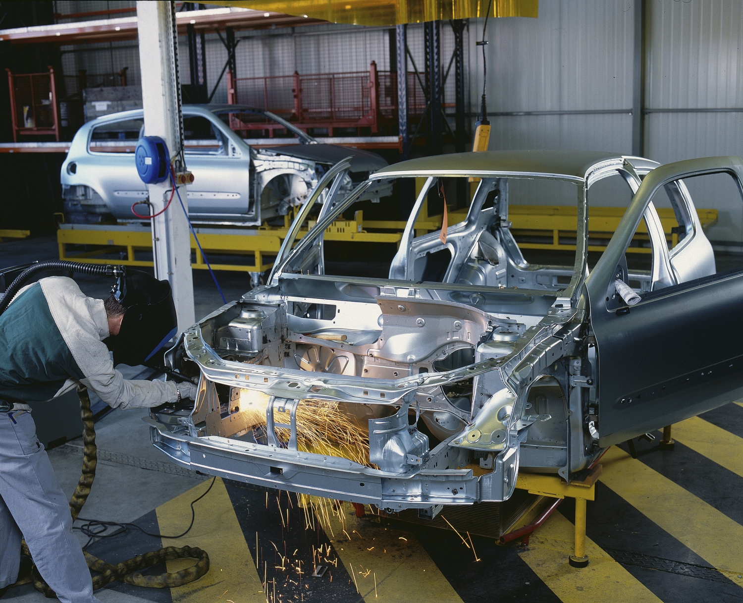 Renault Clio V6: The Mid-Engined, Rear-Wheel Drive Super Hatch Turns 20