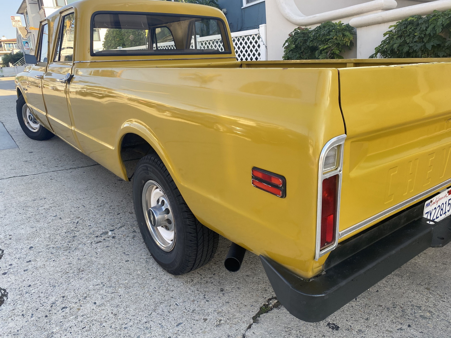 Something About This ’72 Chevy C20 Crew Cab Conversion Seems Off, Doesn’t It