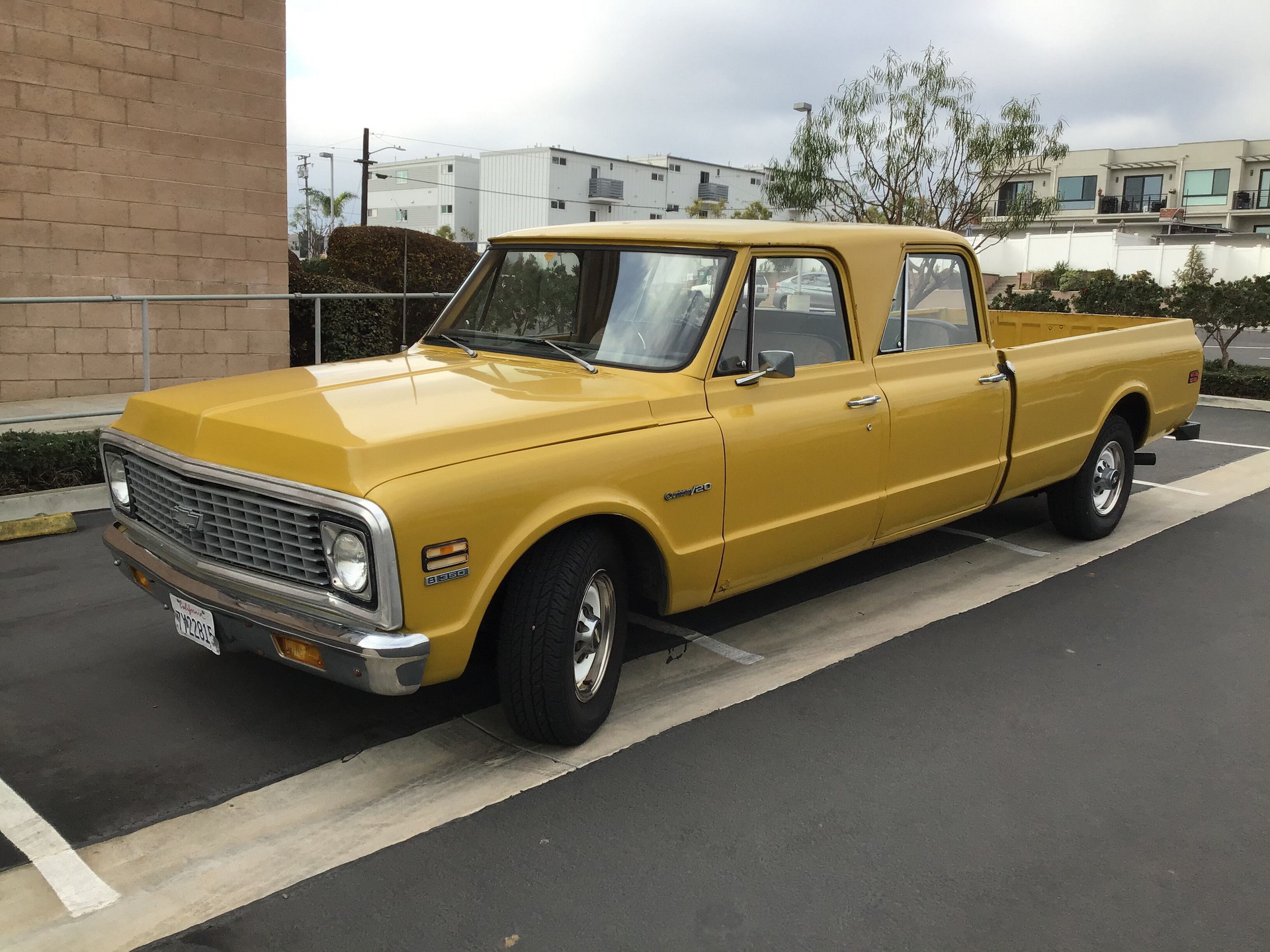 Something About This ’72 Chevy C20 Crew Cab Conversion Seems Off, Doesn’t It