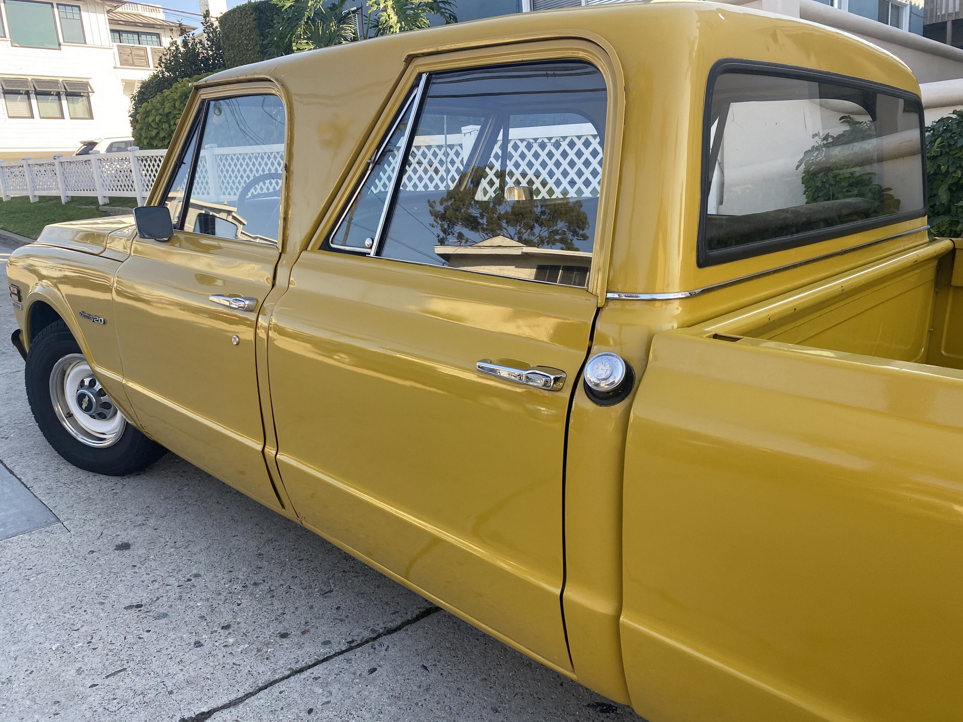 Something About This ’72 Chevy C20 Crew Cab Conversion Seems Off, Doesn’t It