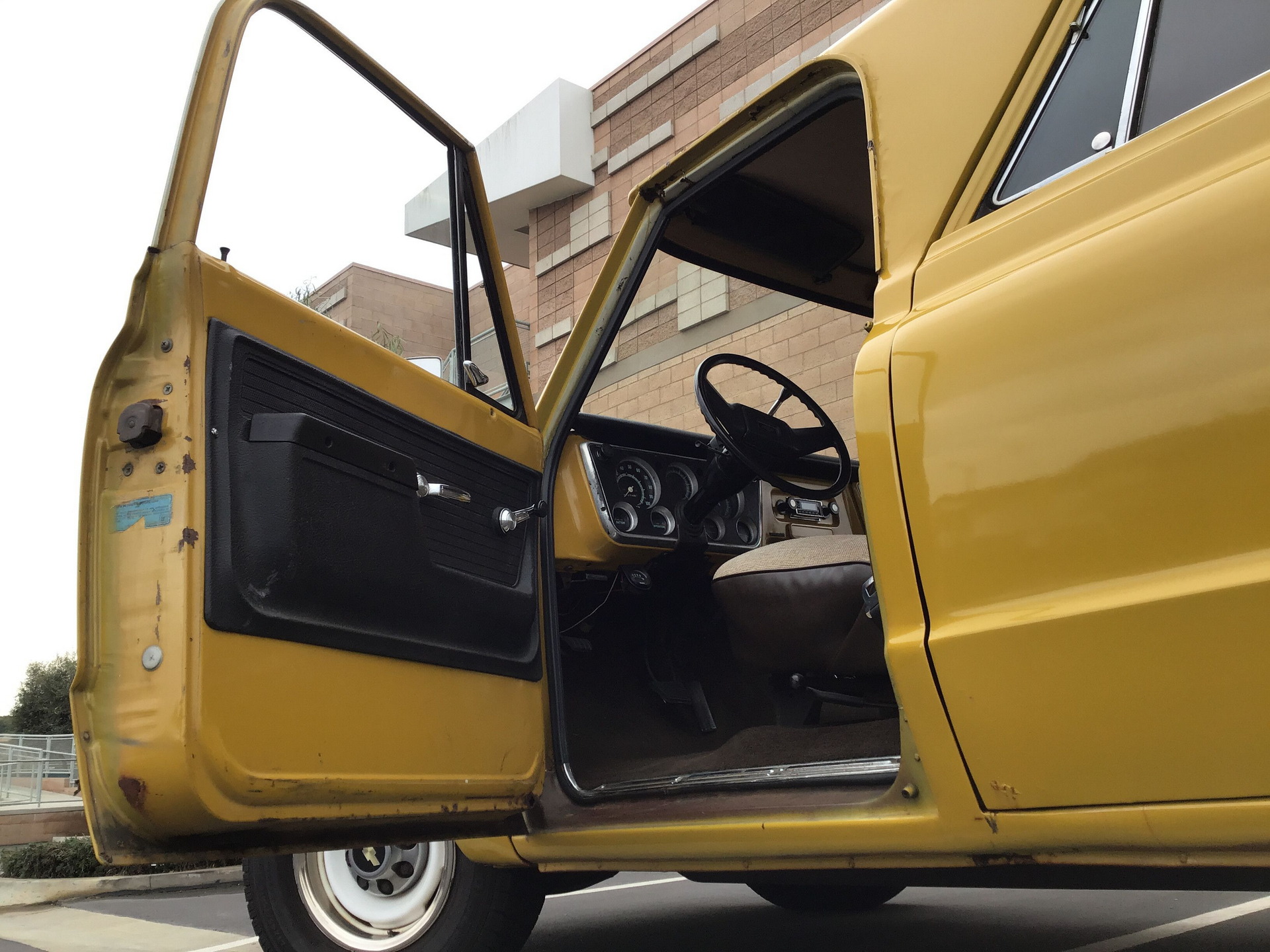 Something About This ’72 Chevy C20 Crew Cab Conversion Seems Off, Doesn’t It