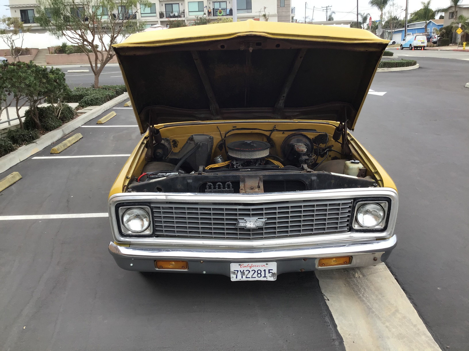 Something About This ’72 Chevy C20 Crew Cab Conversion Seems Off, Doesn’t It