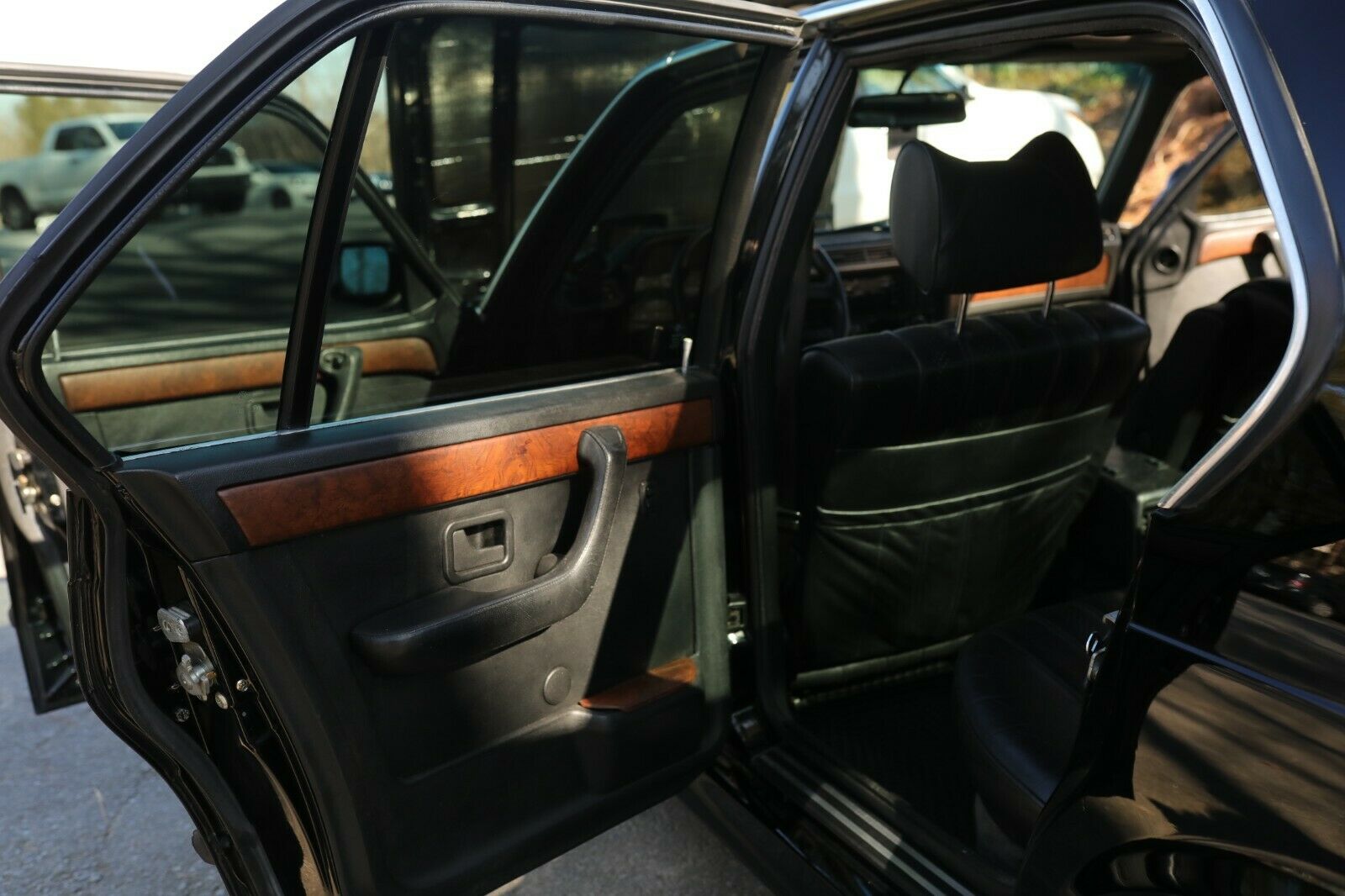 Let This Tastefully Modded ’84 Shark-Nosed 745i Remind You Why We Loved BMWs