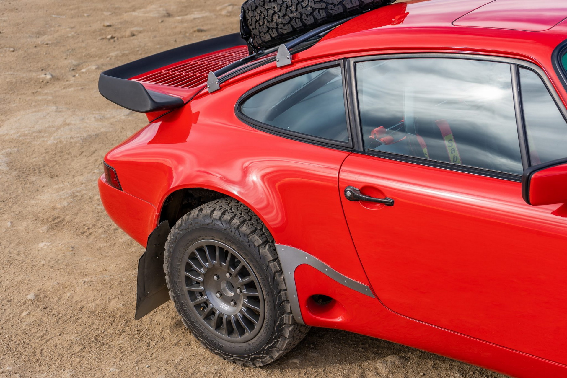 Live Out Your Safari Dreams With This Rally-Spec 1985 Porsche 911