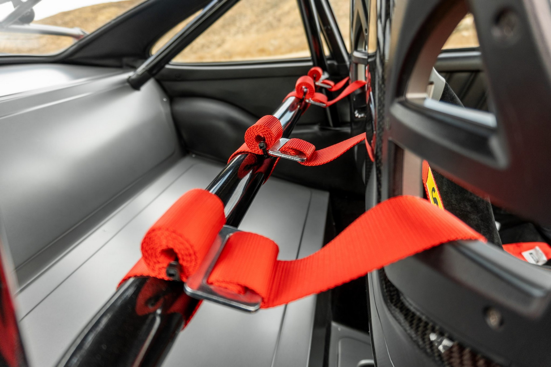 Live Out Your Safari Dreams With This Rally-Spec 1985 Porsche 911