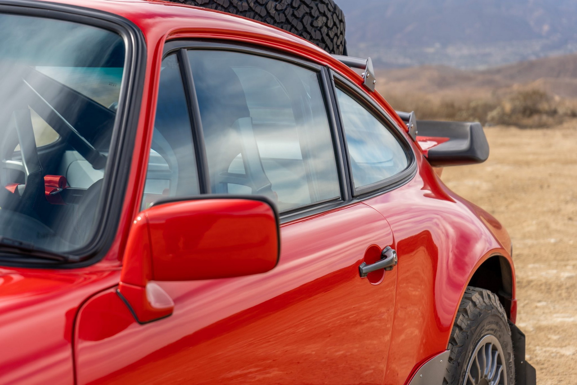 Live Out Your Safari Dreams With This Rally-Spec 1985 Porsche 911