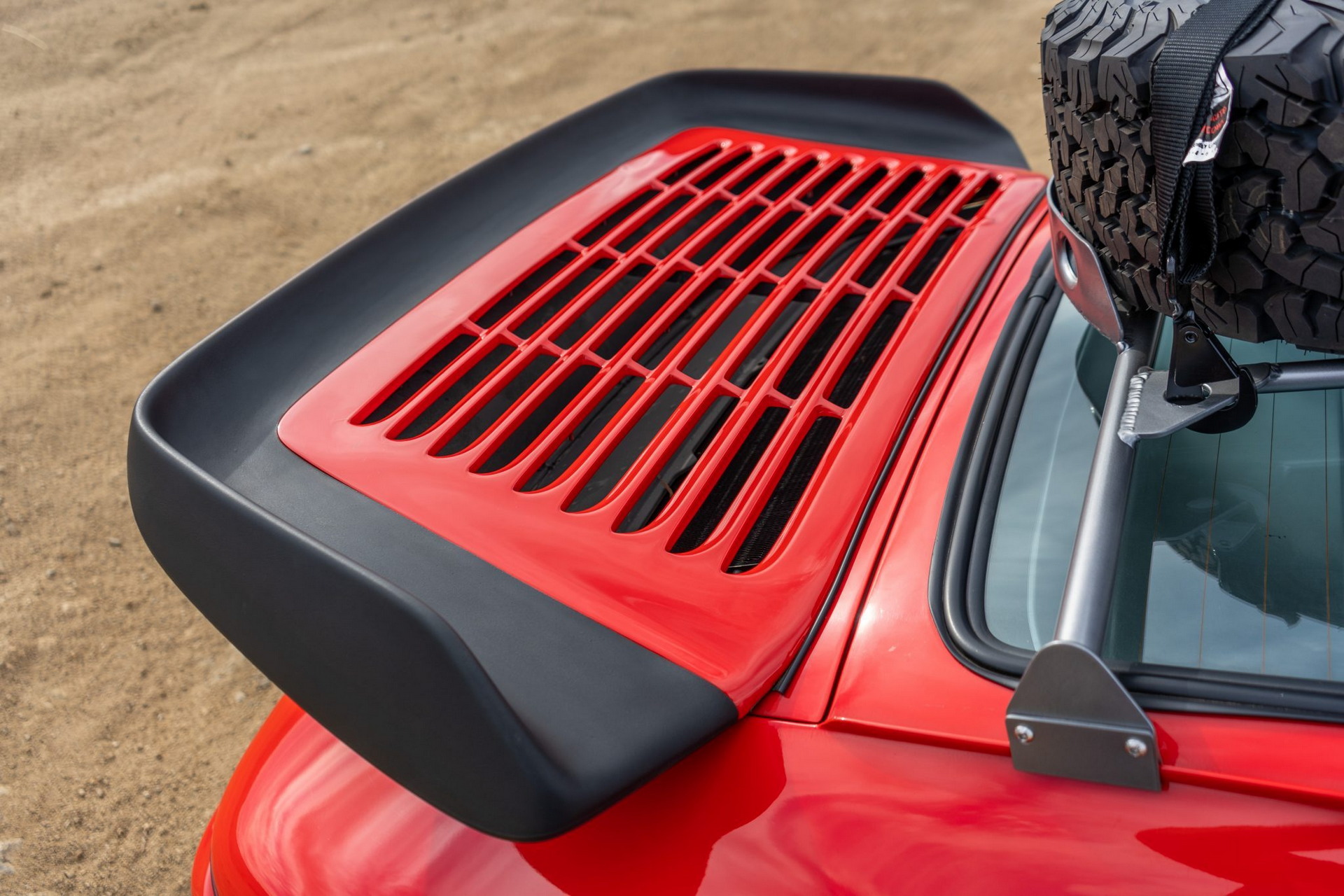 Live Out Your Safari Dreams With This Rally-Spec 1985 Porsche 911