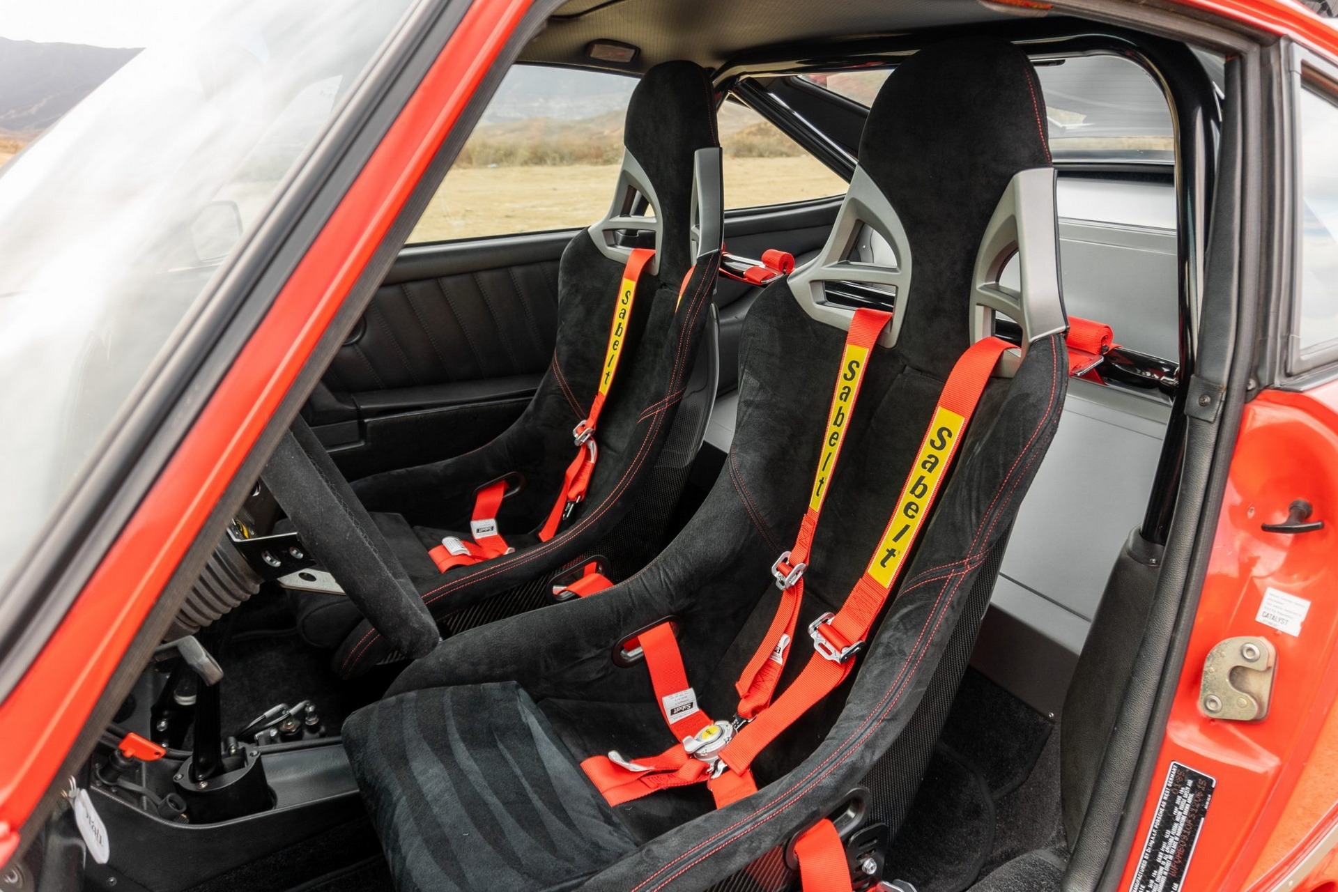 Live Out Your Safari Dreams With This Rally-Spec 1985 Porsche 911