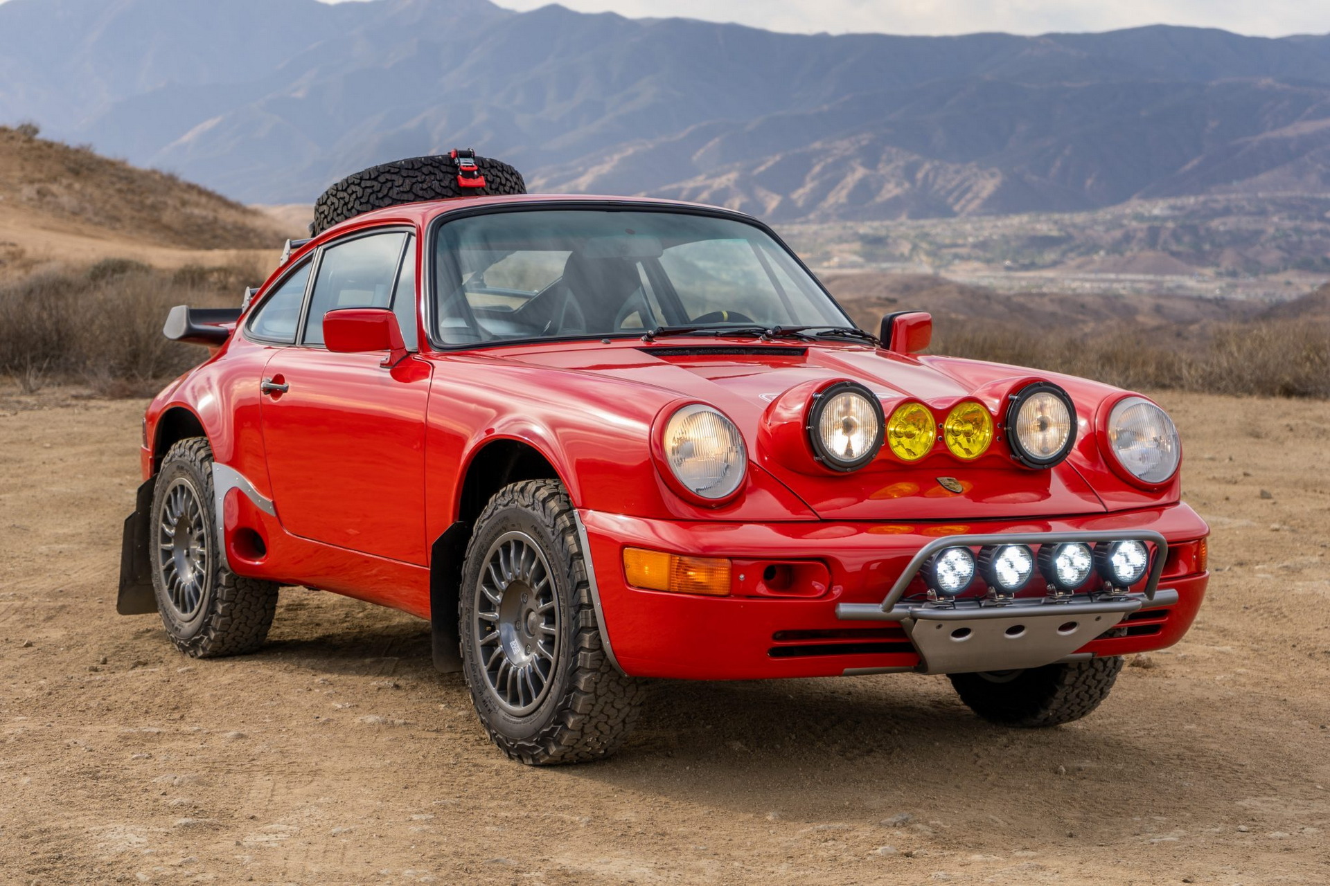 Live Out Your Safari Dreams With This Rally-Spec 1985 Porsche 911