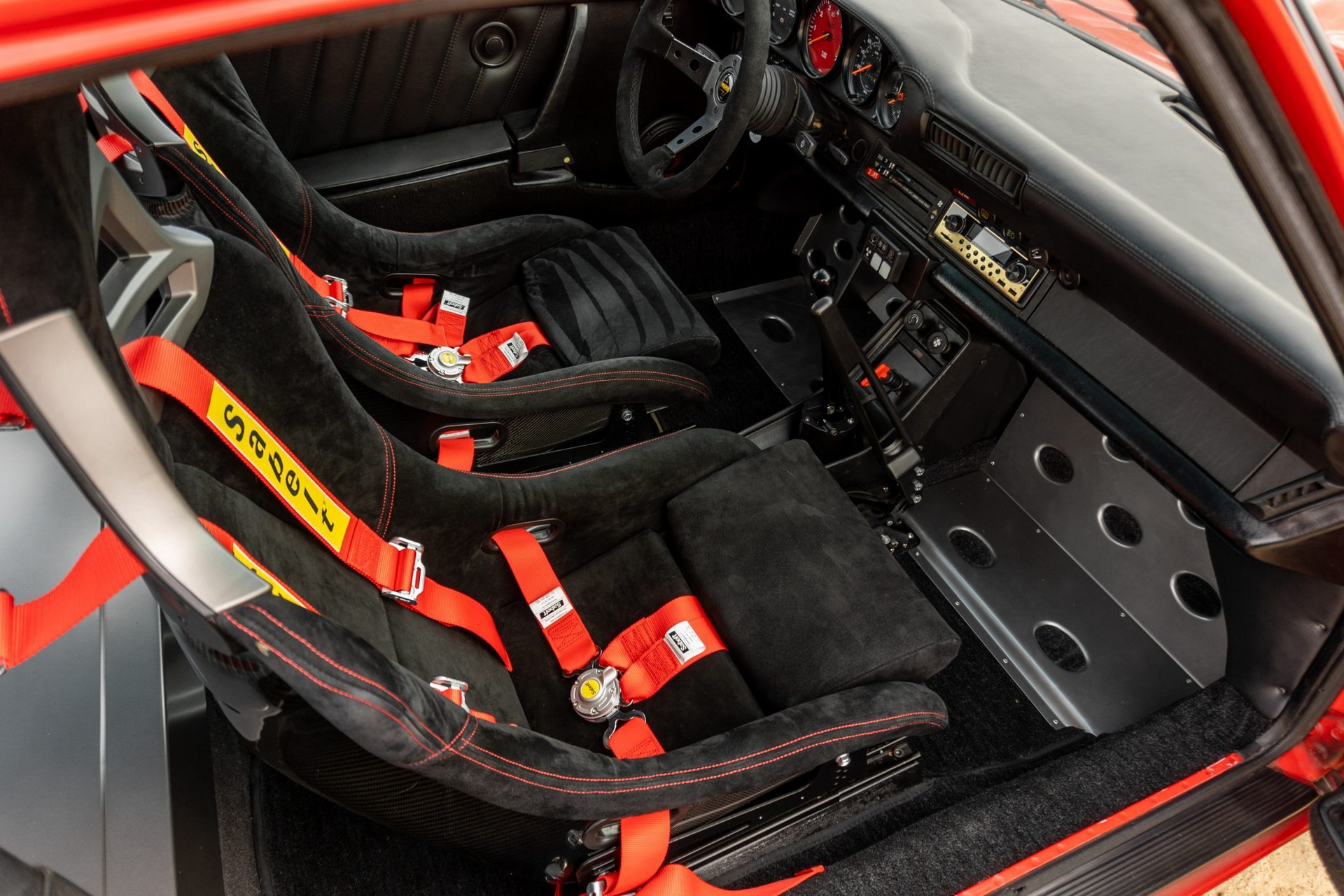 Live Out Your Safari Dreams With This Rally-Spec 1985 Porsche 911