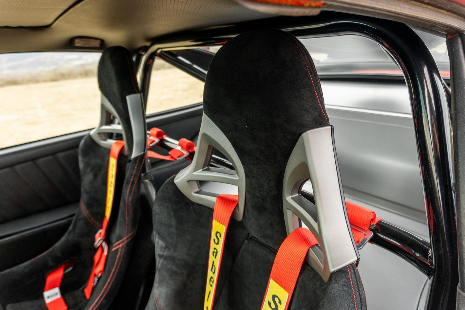 Live Out Your Safari Dreams With This Rally-Spec 1985 Porsche 911