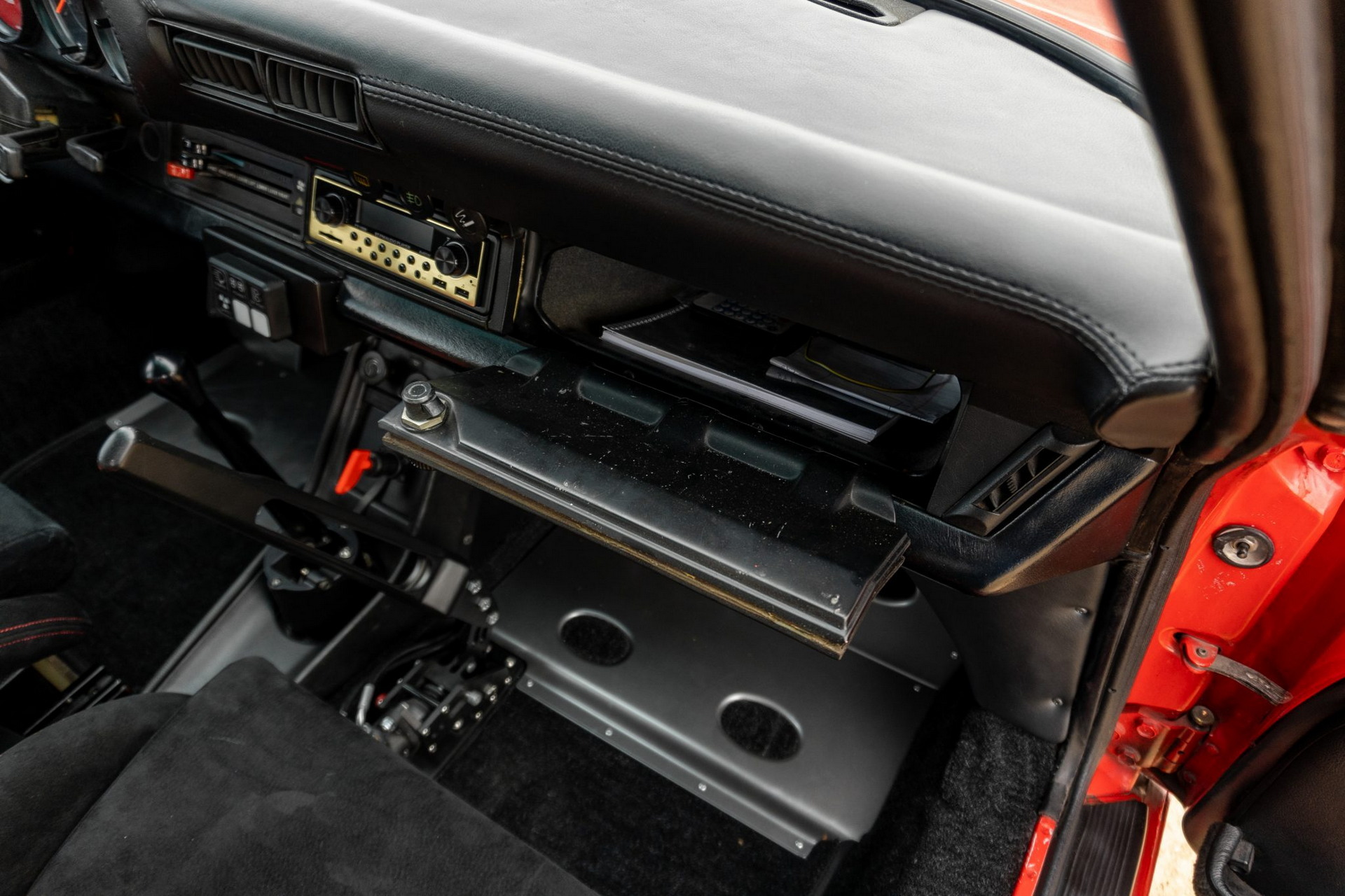 Live Out Your Safari Dreams With This Rally-Spec 1985 Porsche 911