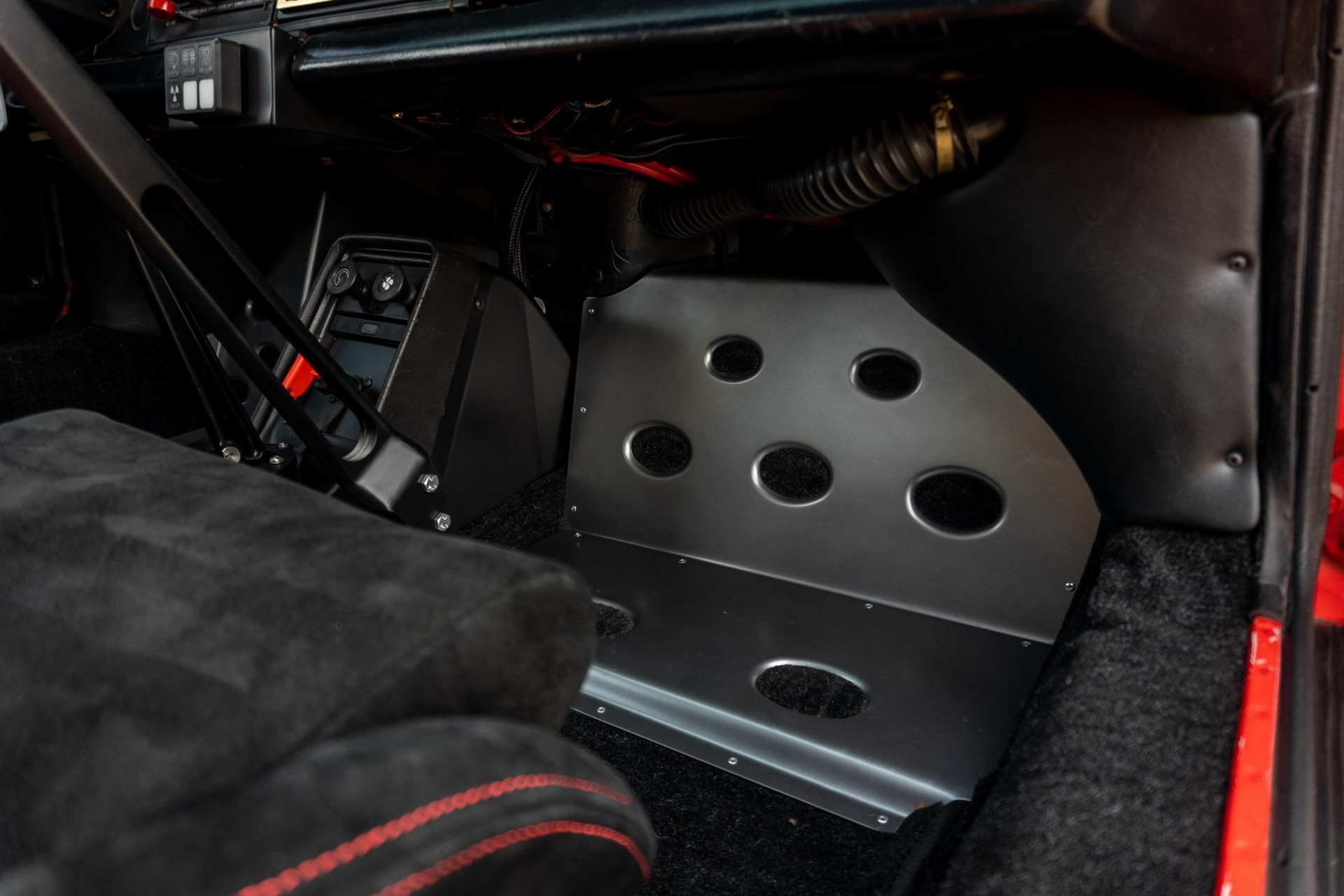 Live Out Your Safari Dreams With This Rally-Spec 1985 Porsche 911