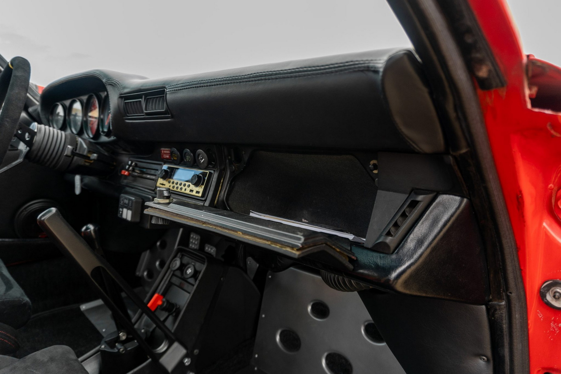 Live Out Your Safari Dreams With This Rally-Spec 1985 Porsche 911