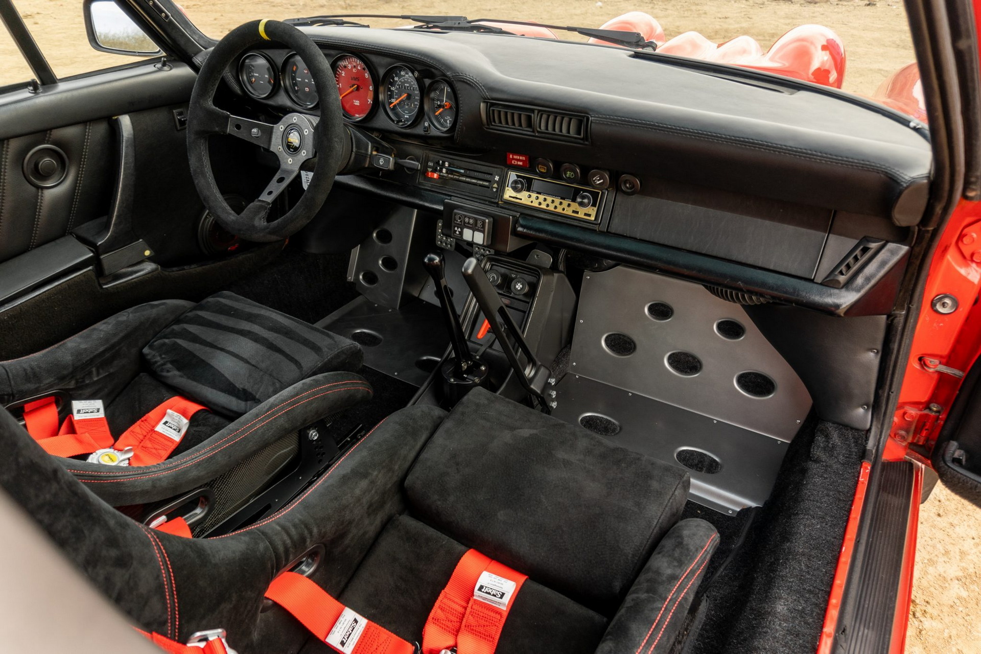 Live Out Your Safari Dreams With This Rally-Spec 1985 Porsche 911