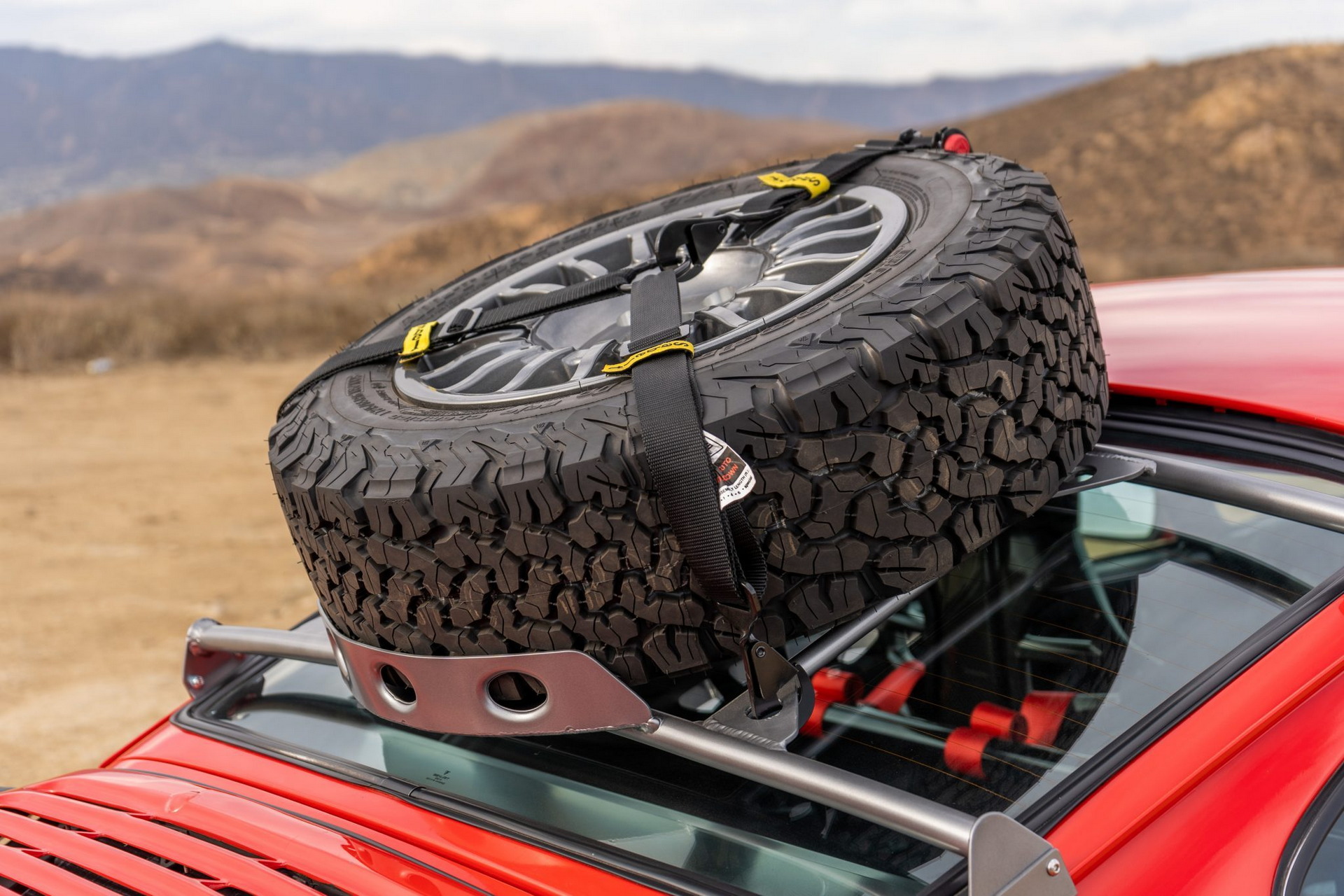 Live Out Your Safari Dreams With This Rally-Spec 1985 Porsche 911