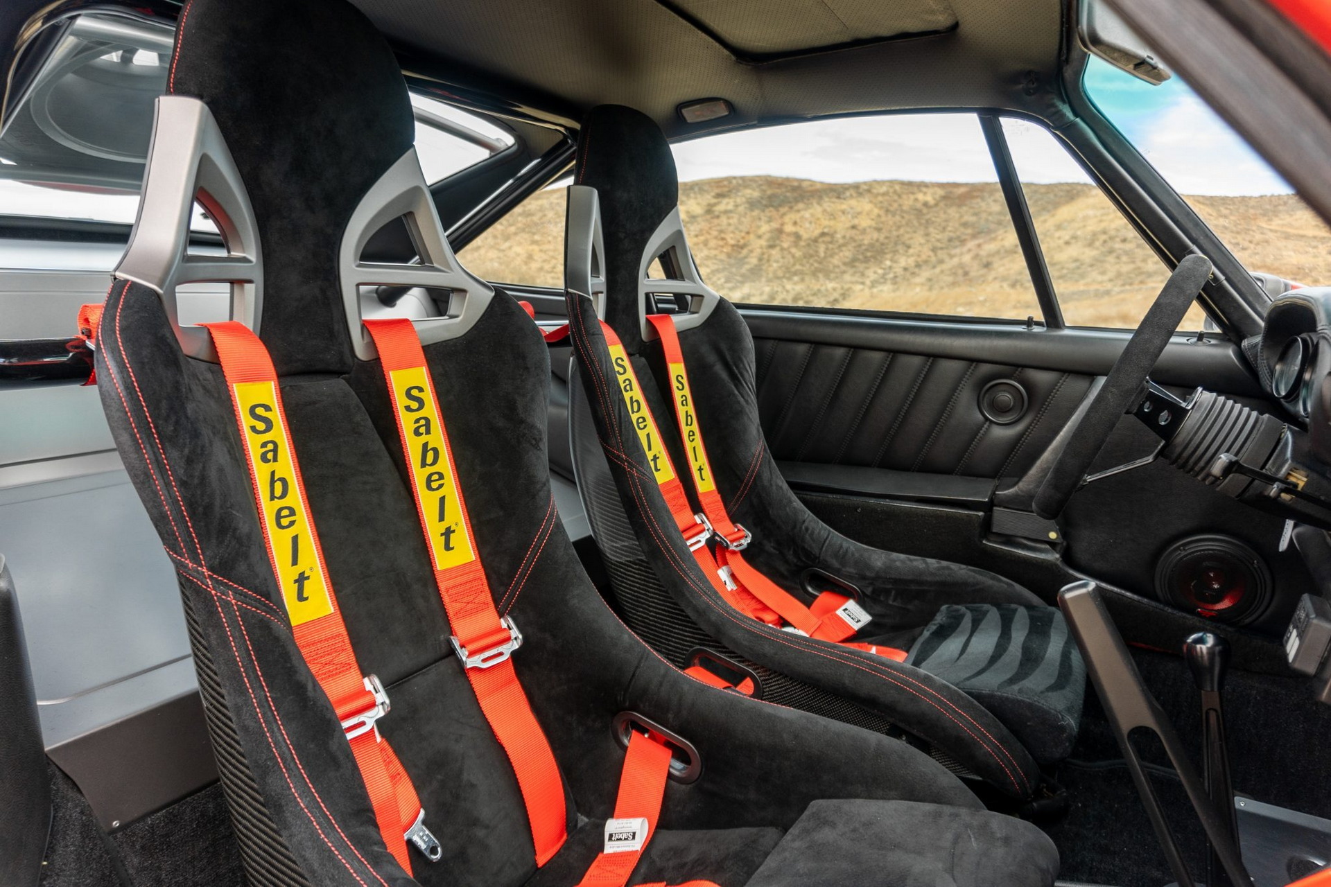 Live Out Your Safari Dreams With This Rally-Spec 1985 Porsche 911