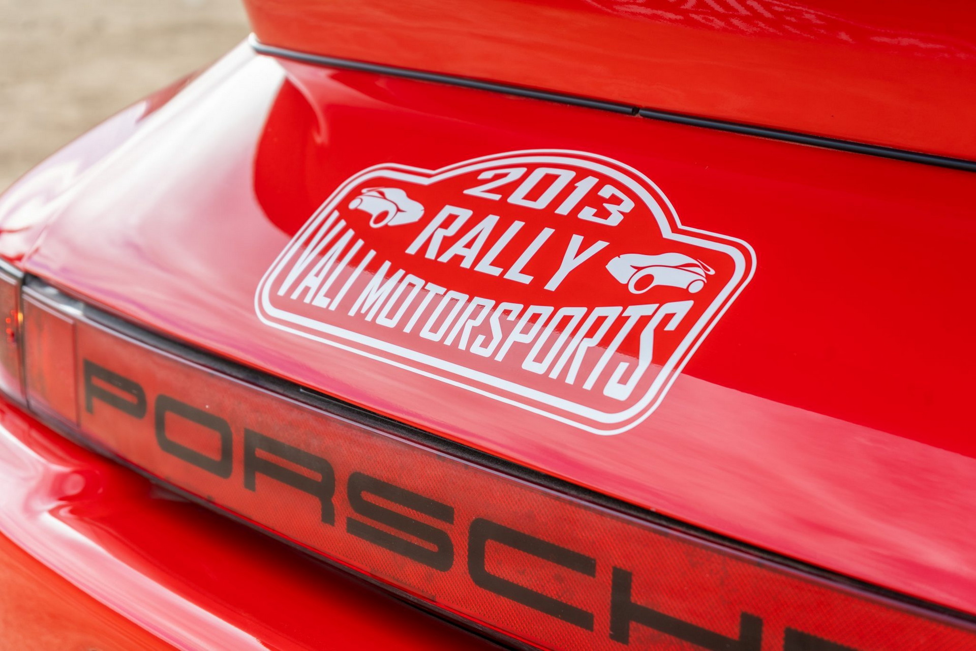 Live Out Your Safari Dreams With This Rally-Spec 1985 Porsche 911