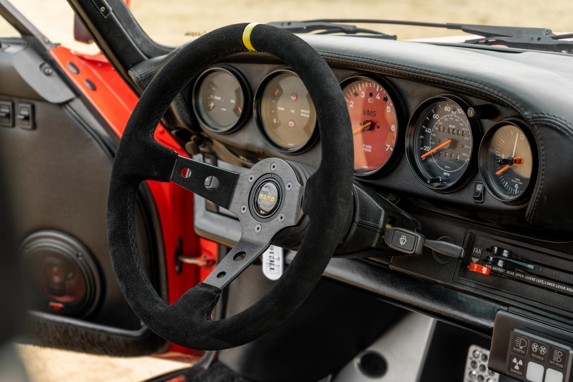 Live Out Your Safari Dreams With This Rally-Spec 1985 Porsche 911