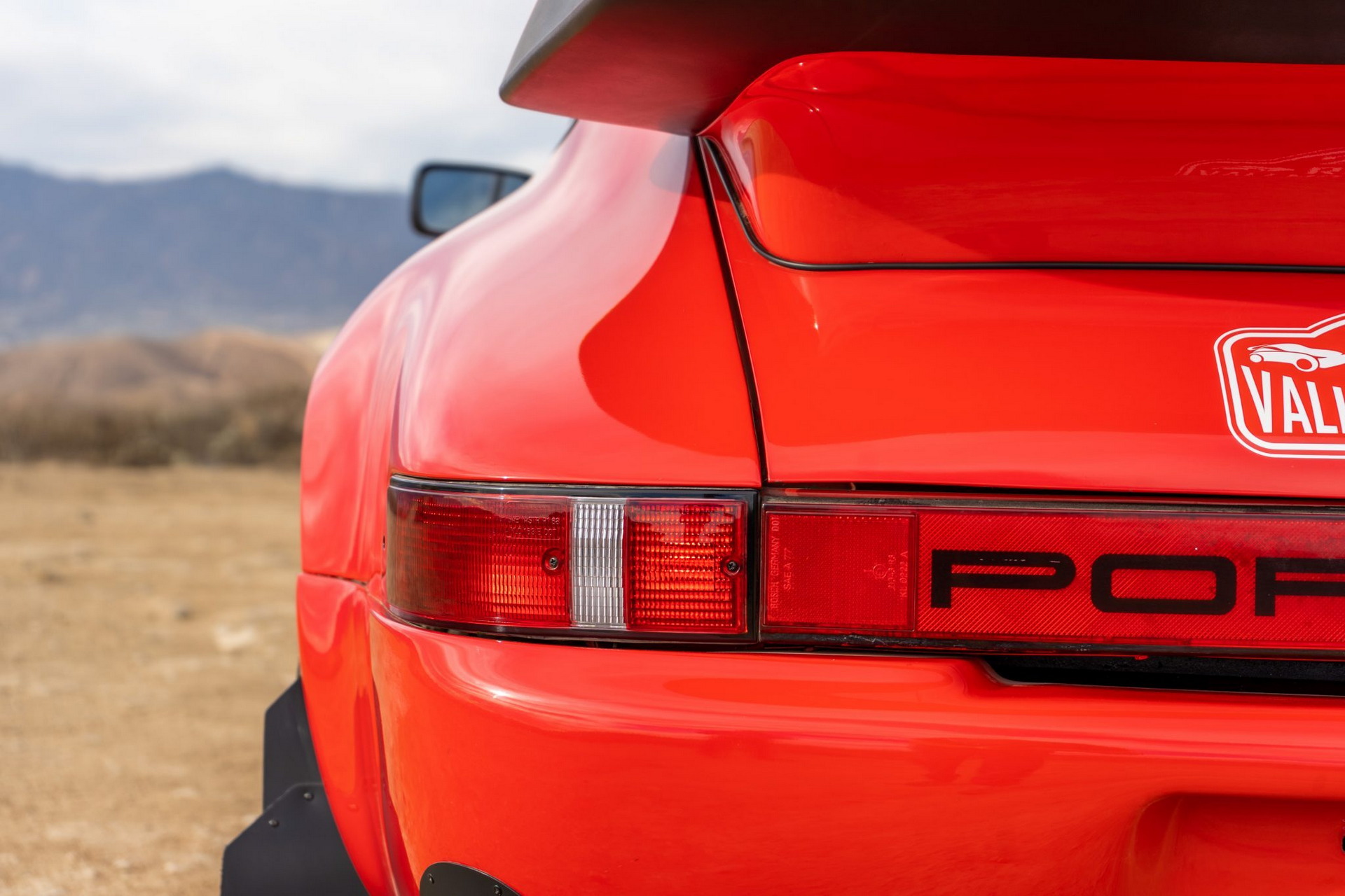 Live Out Your Safari Dreams With This Rally-Spec 1985 Porsche 911