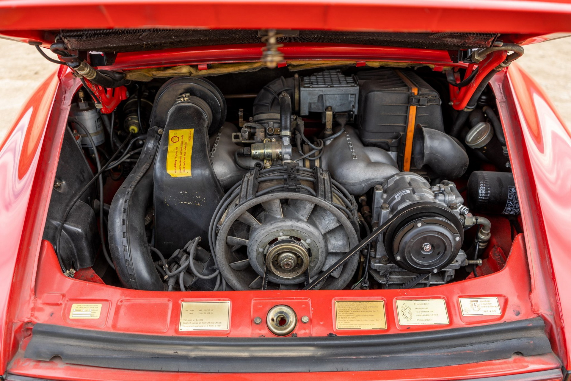 Live Out Your Safari Dreams With This Rally-Spec 1985 Porsche 911