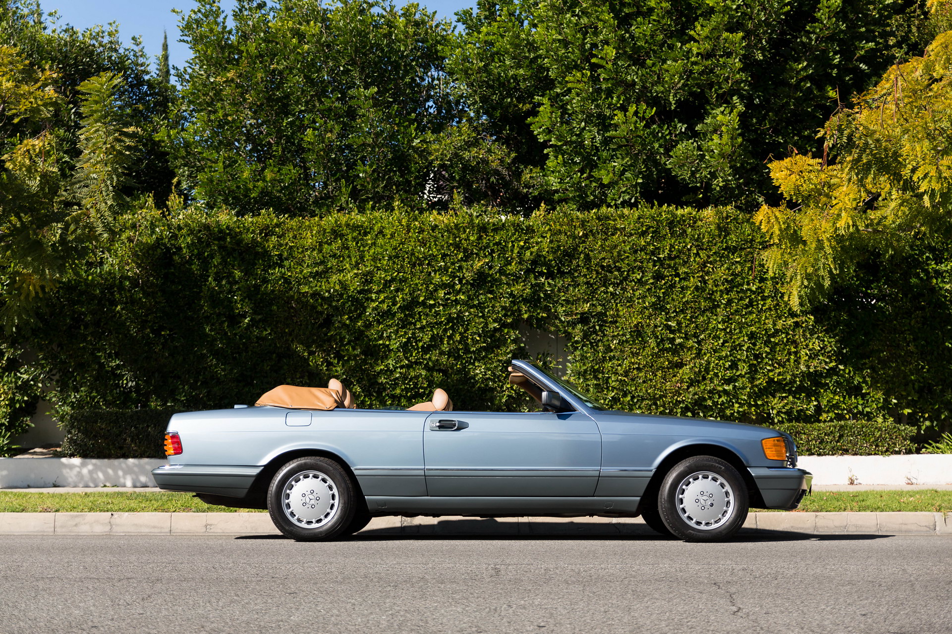 Coachbuilt W126 Mercedes-Benz S-Class Convertible And Wagon Are An Odd Couple