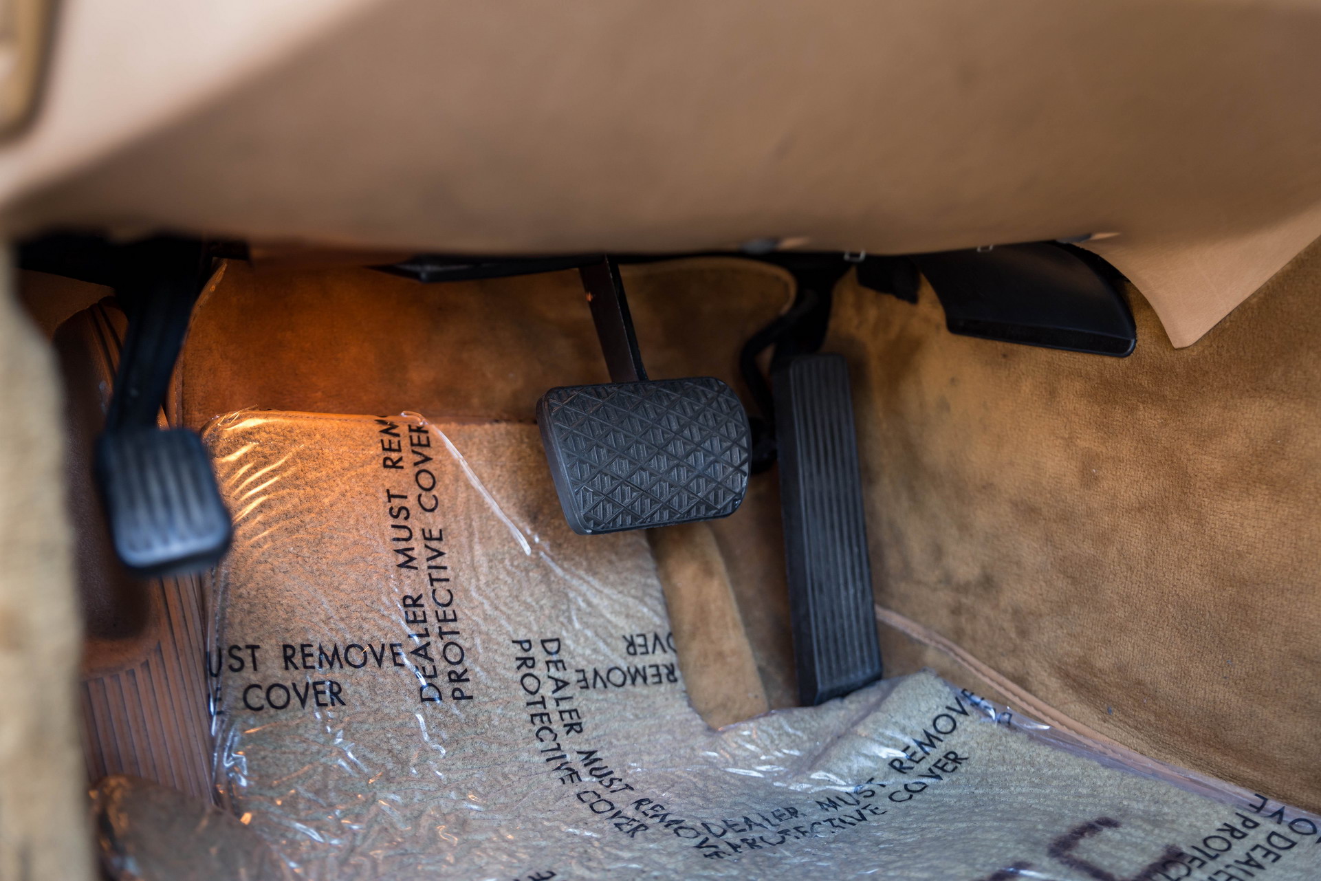 Coachbuilt W126 Mercedes-Benz S-Class Convertible And Wagon Are An Odd Couple