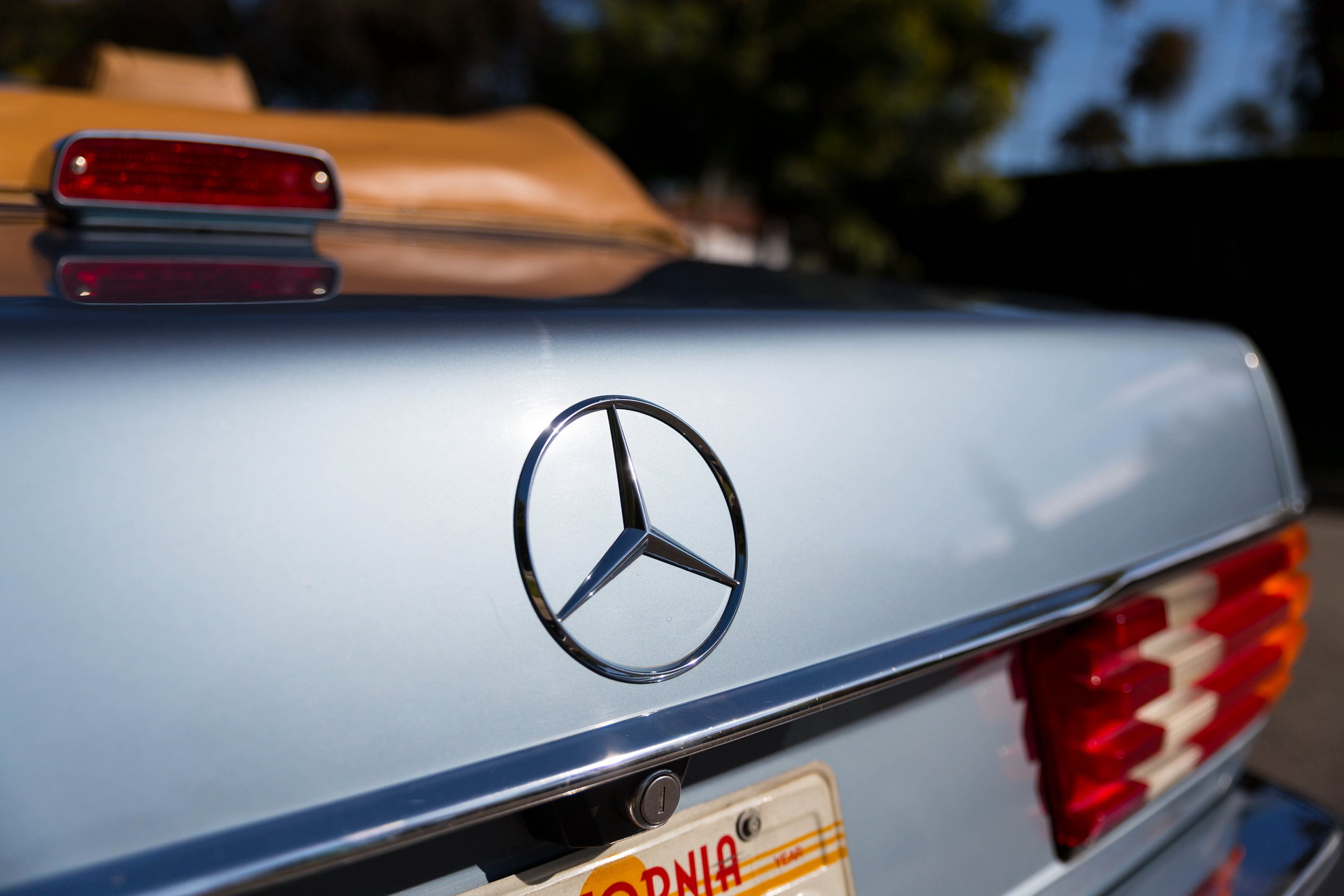 Coachbuilt W126 Mercedes-Benz S-Class Convertible And Wagon Are An Odd Couple