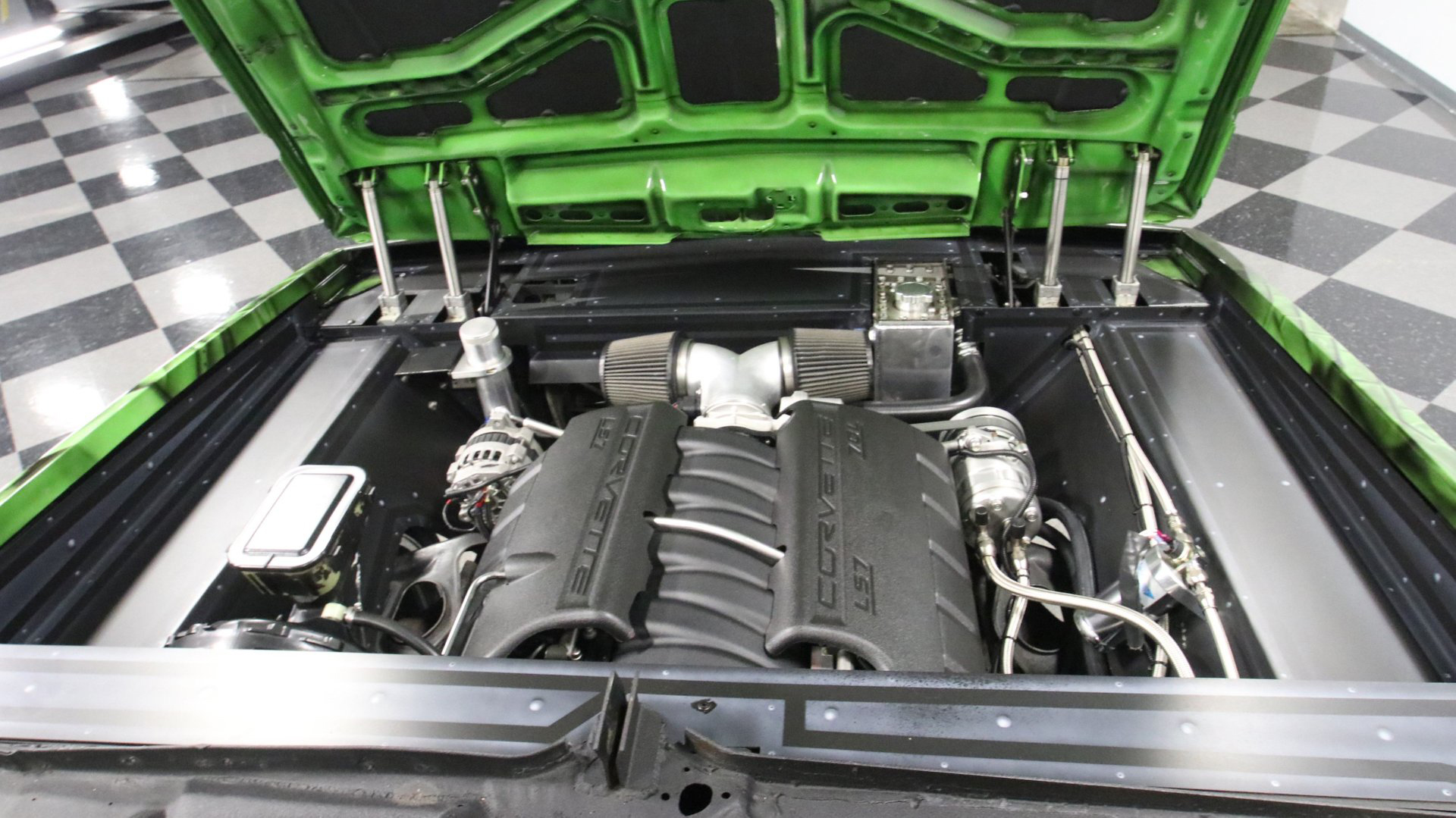 This Customized 1989 Chevrolet Caprice Is a Hulk-Themed Hi-Riser