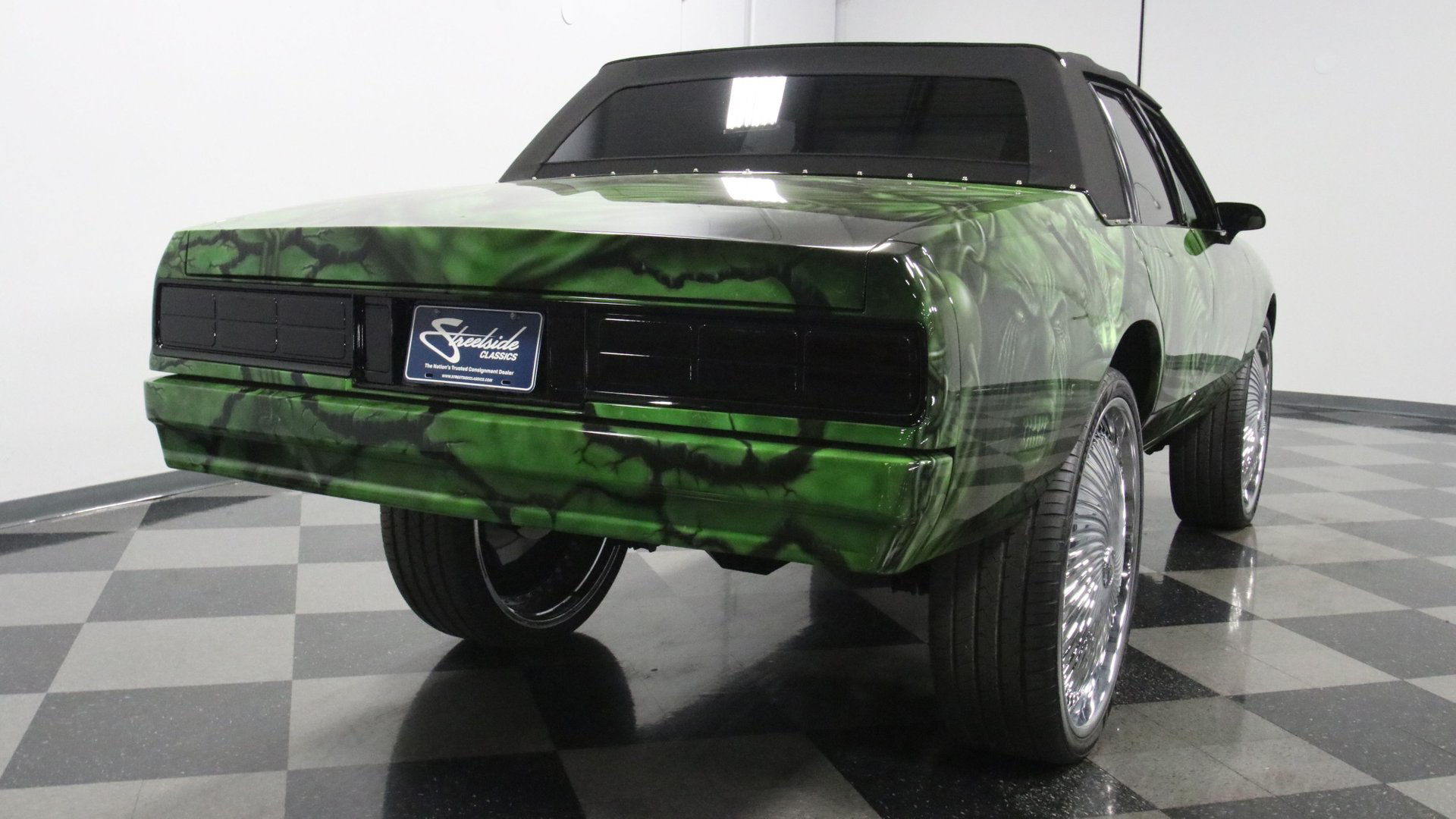 This Customized 1989 Chevrolet Caprice Is a Hulk-Themed Hi-Riser