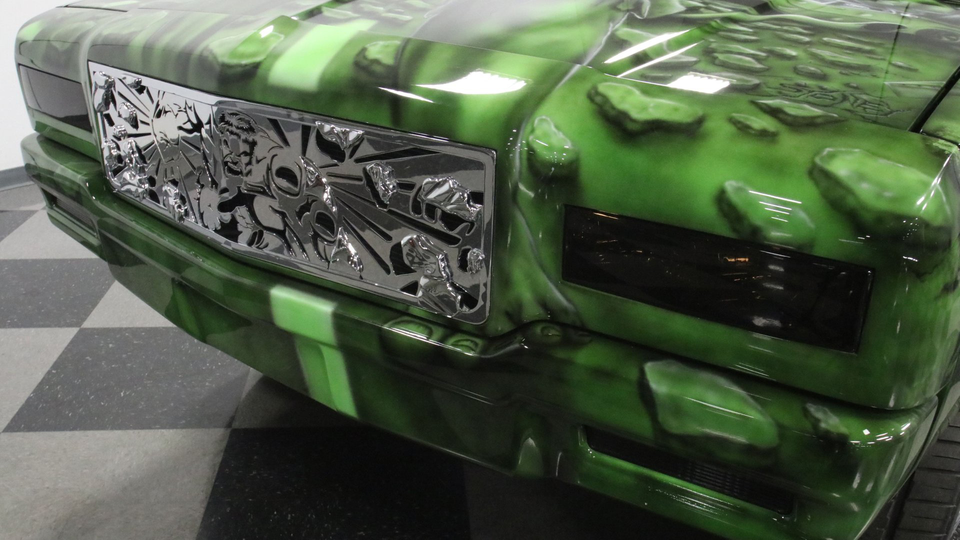 This Customized 1989 Chevrolet Caprice Is a Hulk-Themed Hi-Riser