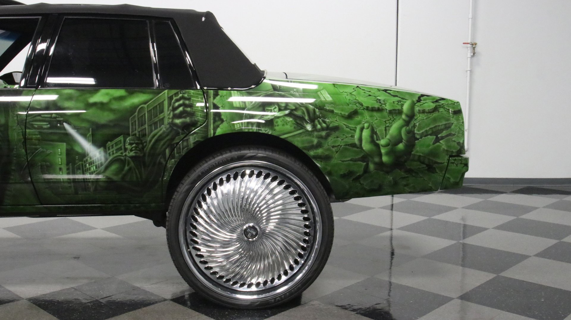 This Customized 1989 Chevrolet Caprice Is a Hulk-Themed Hi-Riser