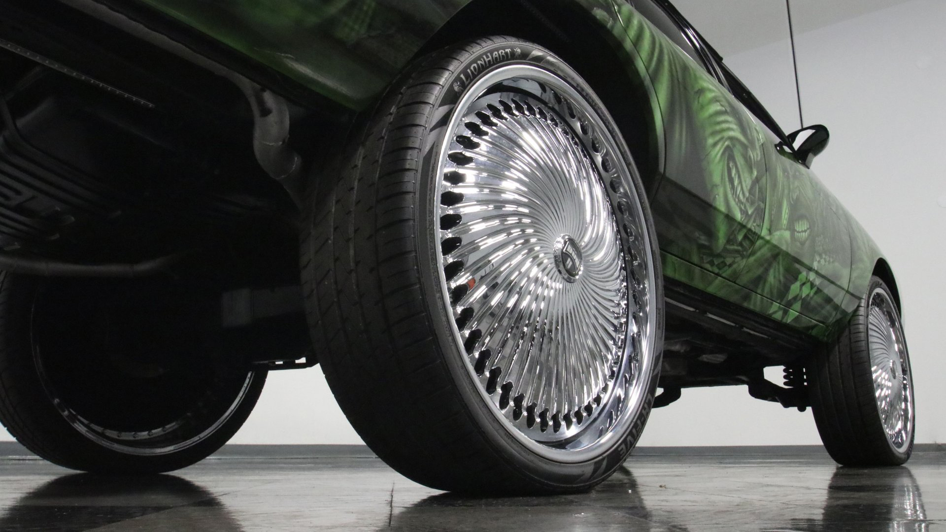 This Customized 1989 Chevrolet Caprice Is a Hulk-Themed Hi-Riser
