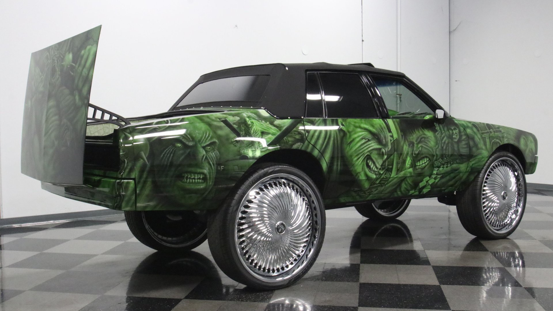 This Customized 1989 Chevrolet Caprice Is a Hulk-Themed Hi-Riser