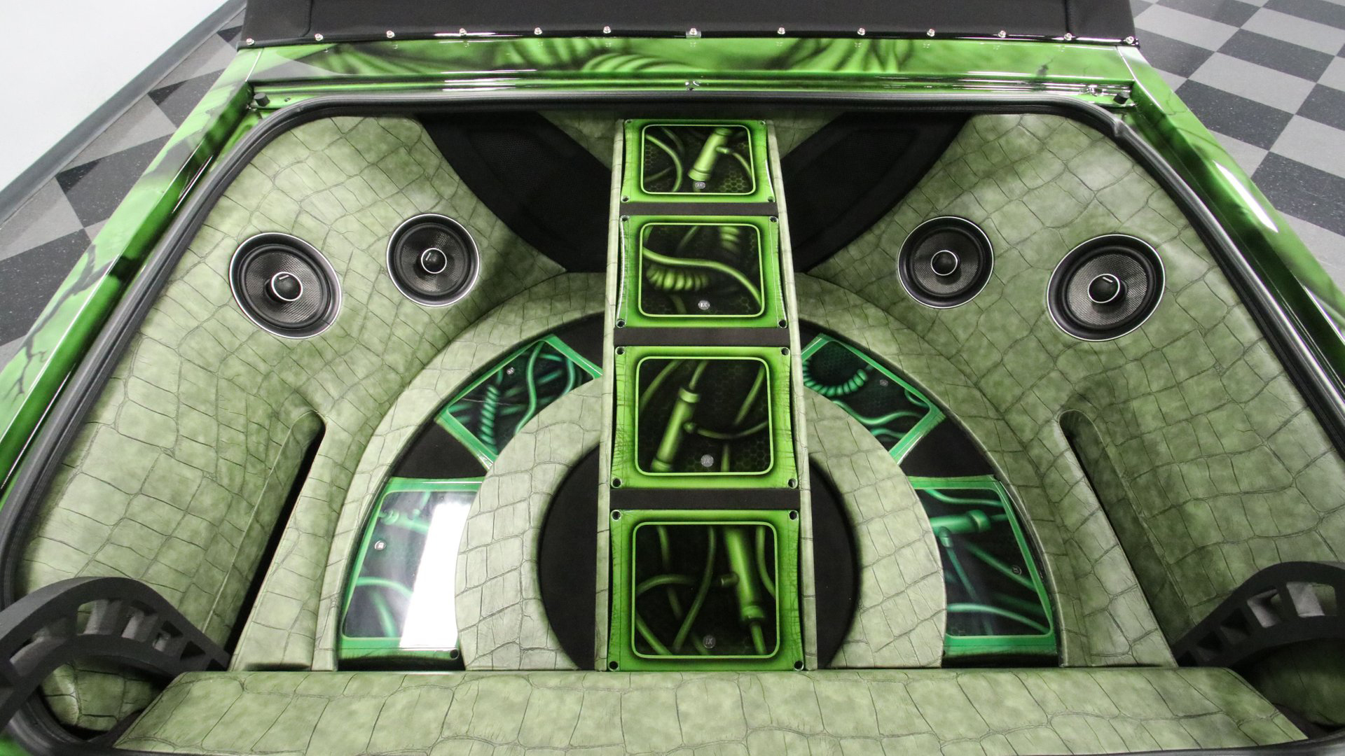 This Customized 1989 Chevrolet Caprice Is a Hulk-Themed Hi-Riser