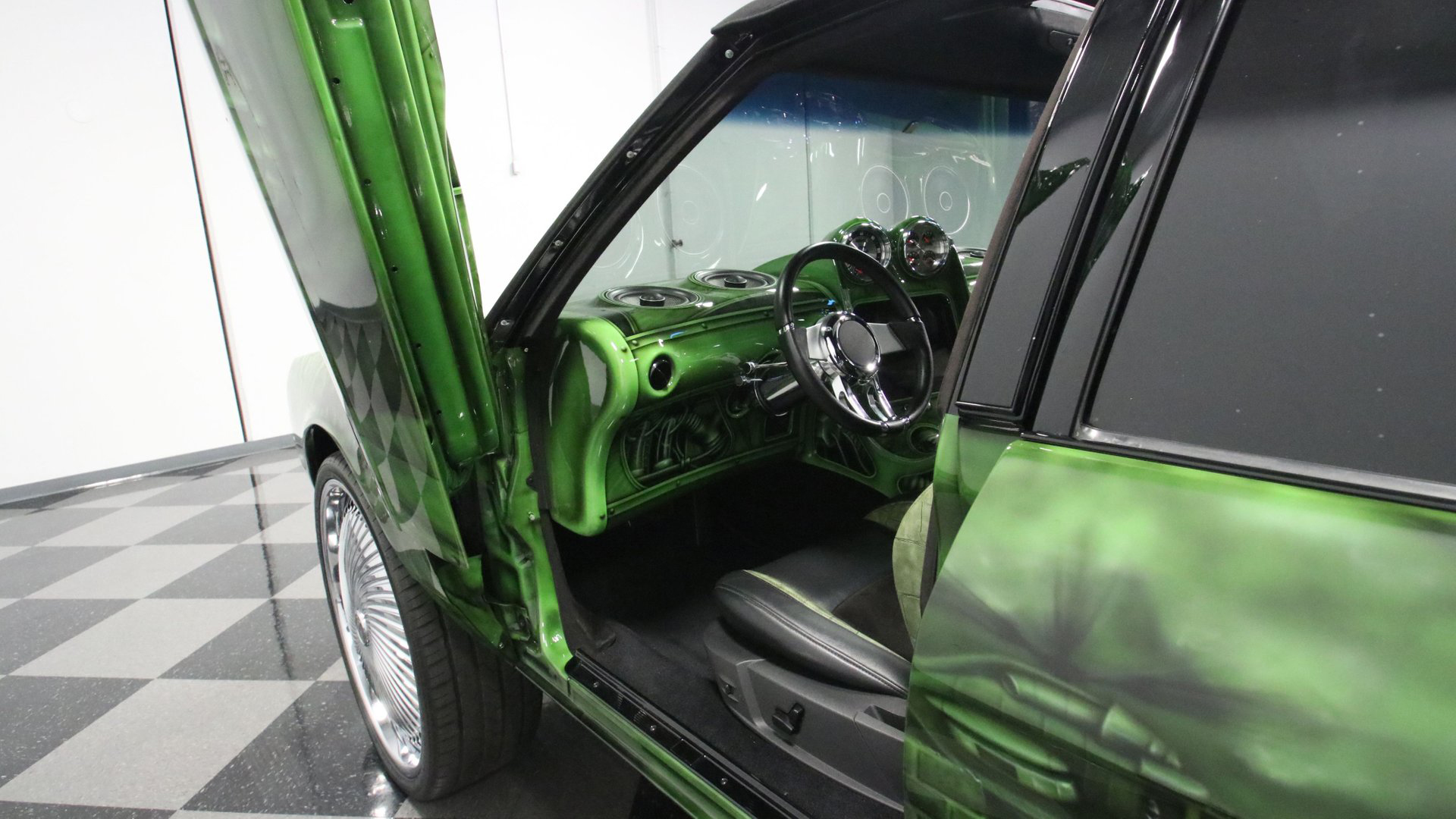 This Customized 1989 Chevrolet Caprice Is a Hulk-Themed Hi-Riser
