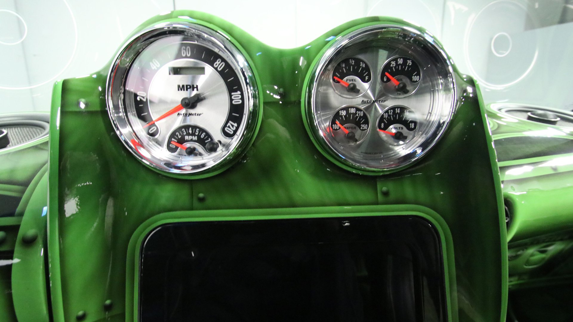 This Customized 1989 Chevrolet Caprice Is a Hulk-Themed Hi-Riser