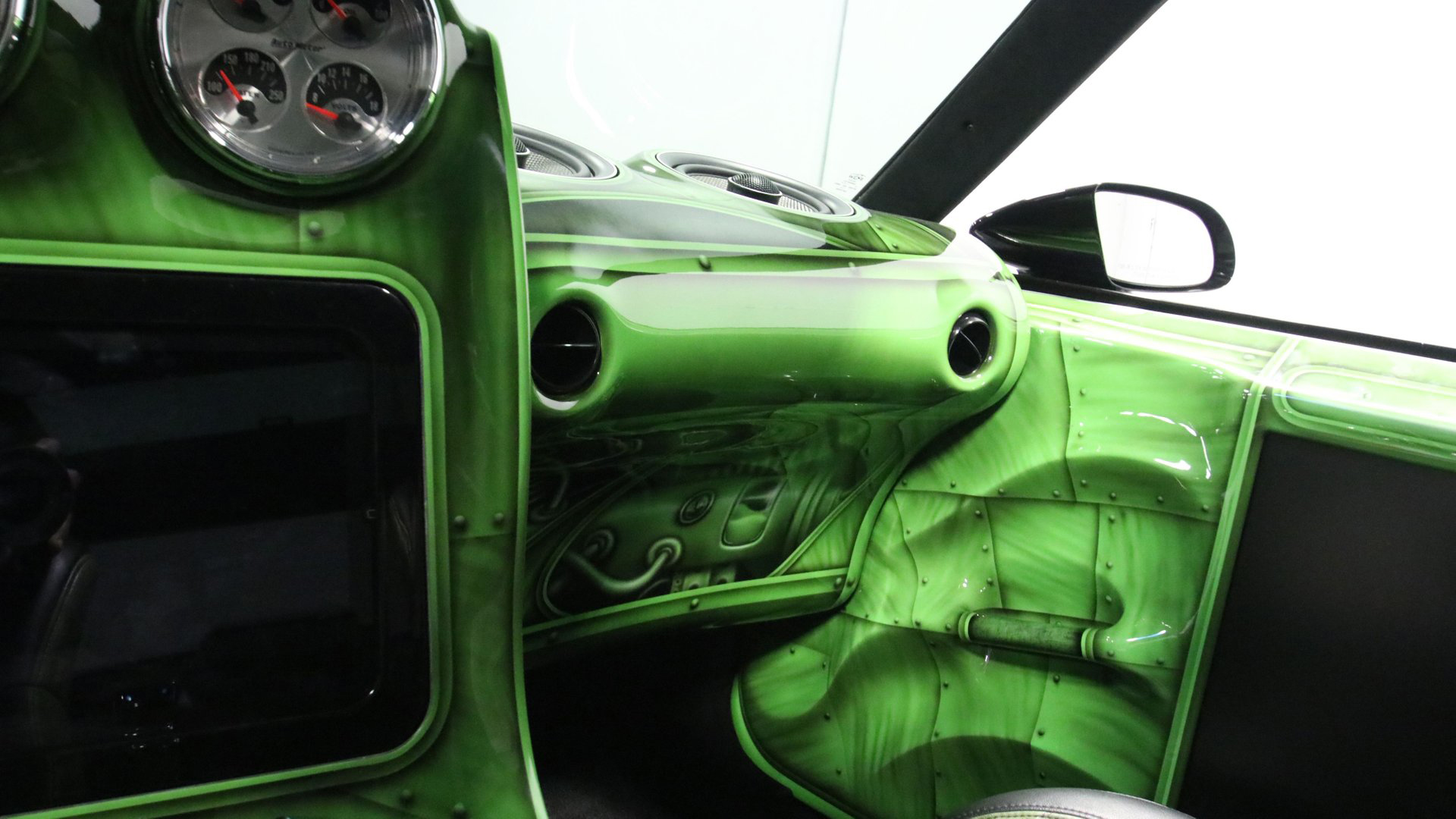 This Customized 1989 Chevrolet Caprice Is a Hulk-Themed Hi-Riser