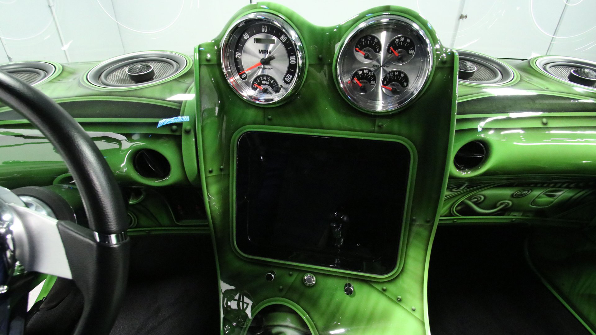 This Customized 1989 Chevrolet Caprice Is a Hulk-Themed Hi-Riser