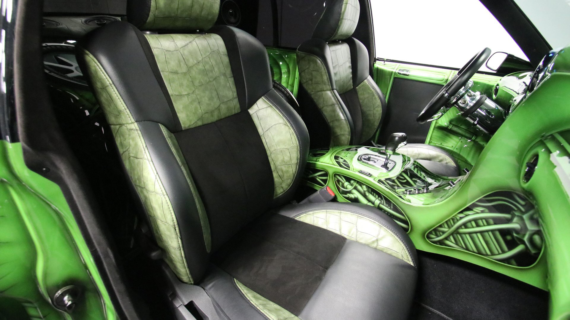This Customized 1989 Chevrolet Caprice Is a Hulk-Themed Hi-Riser