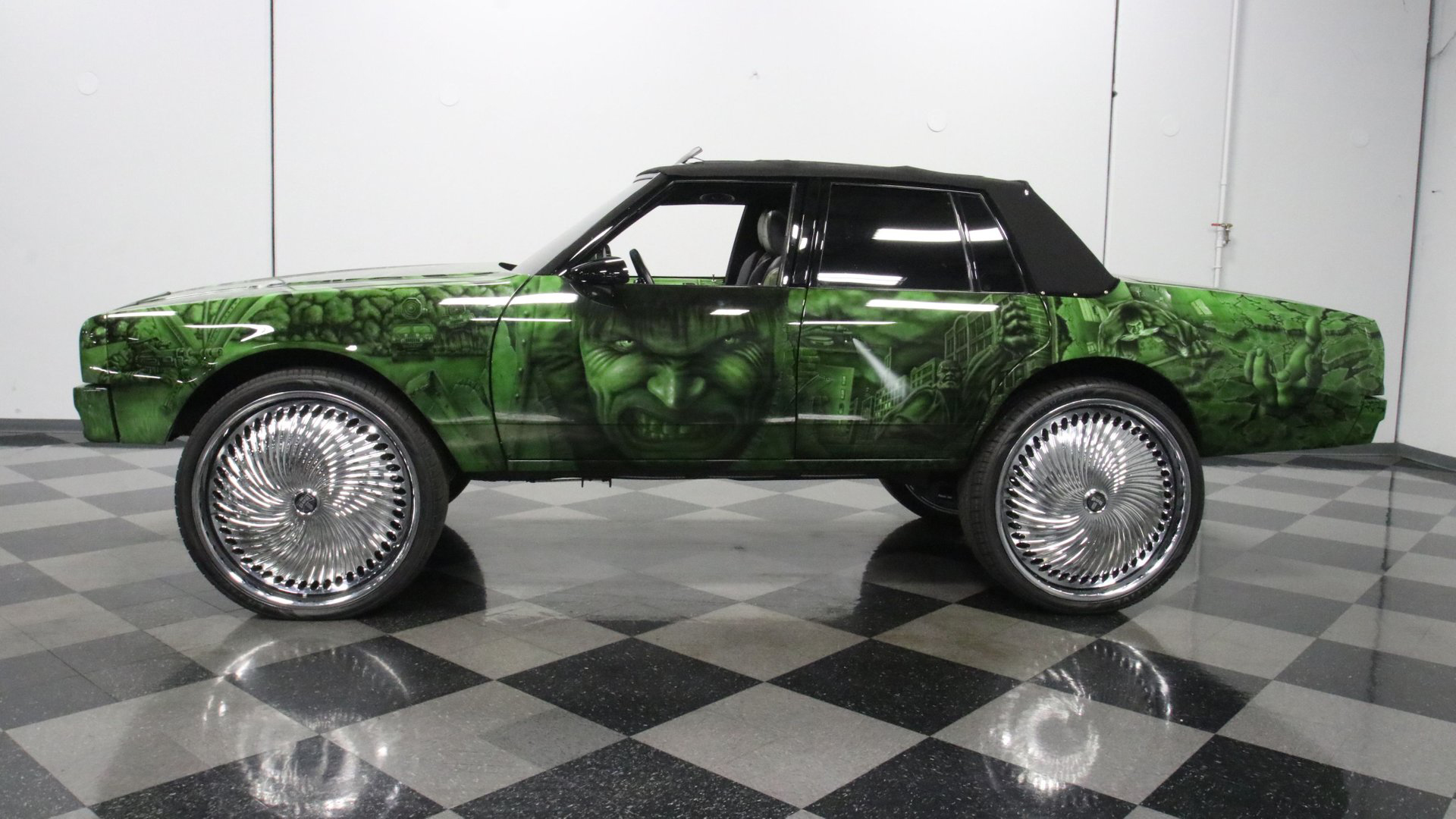 This Customized 1989 Chevrolet Caprice Is a Hulk-Themed Hi-Riser